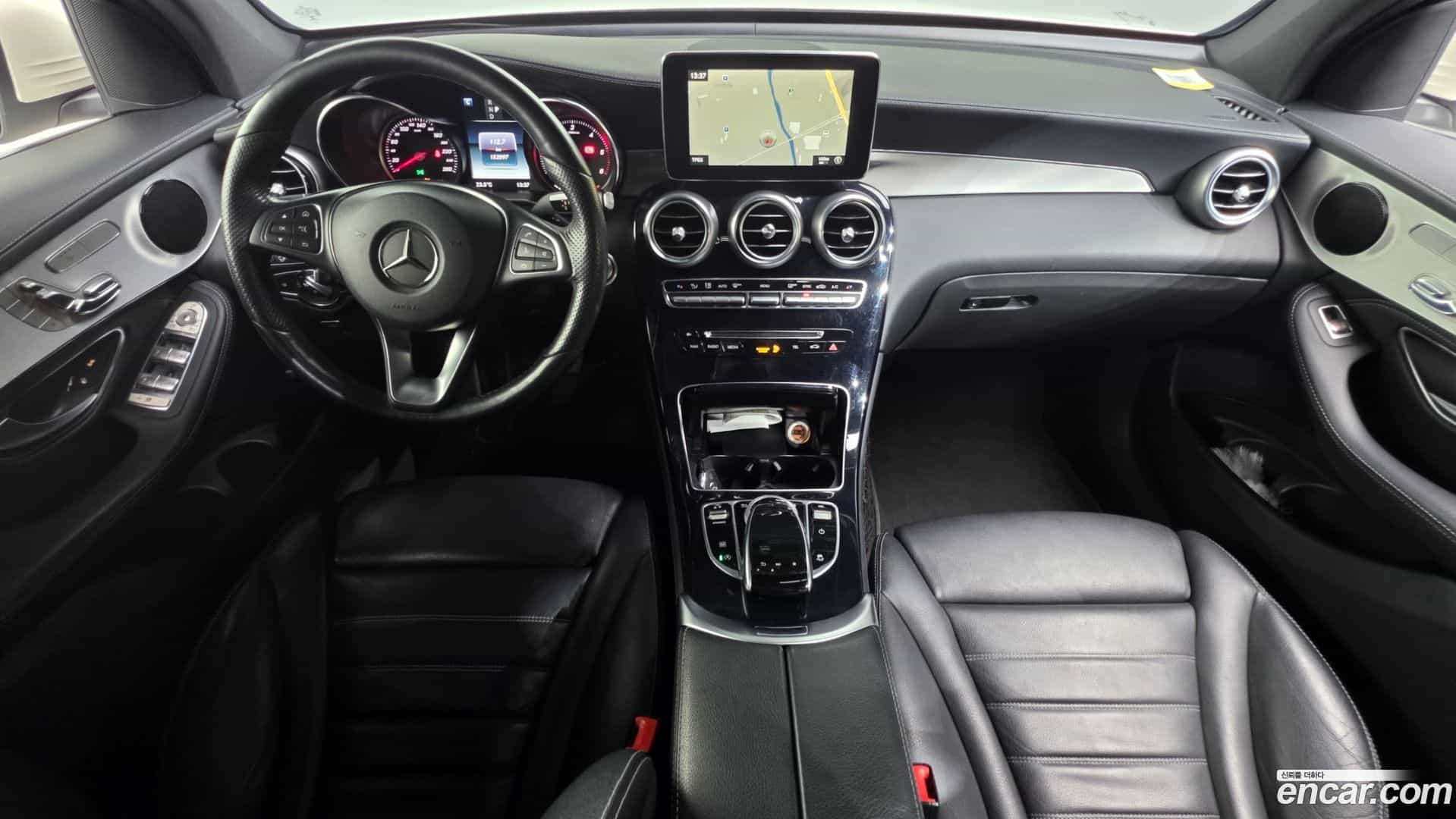 GLC-Class Mercedes-Benz 2017.6-INNER-007