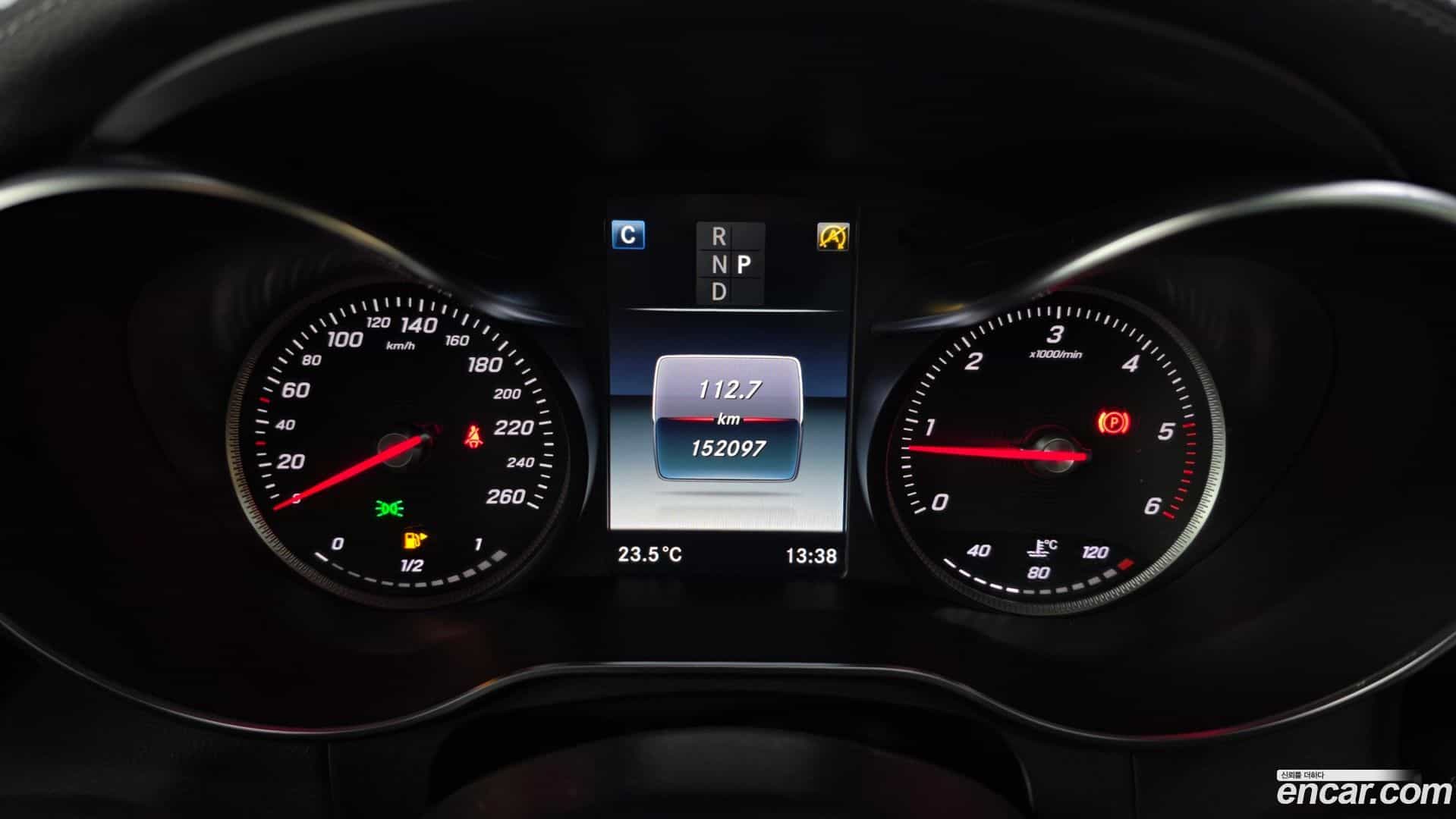 GLC-Class Mercedes-Benz 2017.6-INNER-008