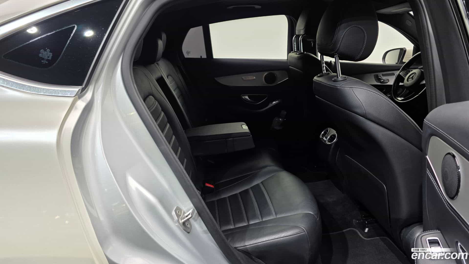 GLC-Class Mercedes-Benz 2017.6-OPTION-016