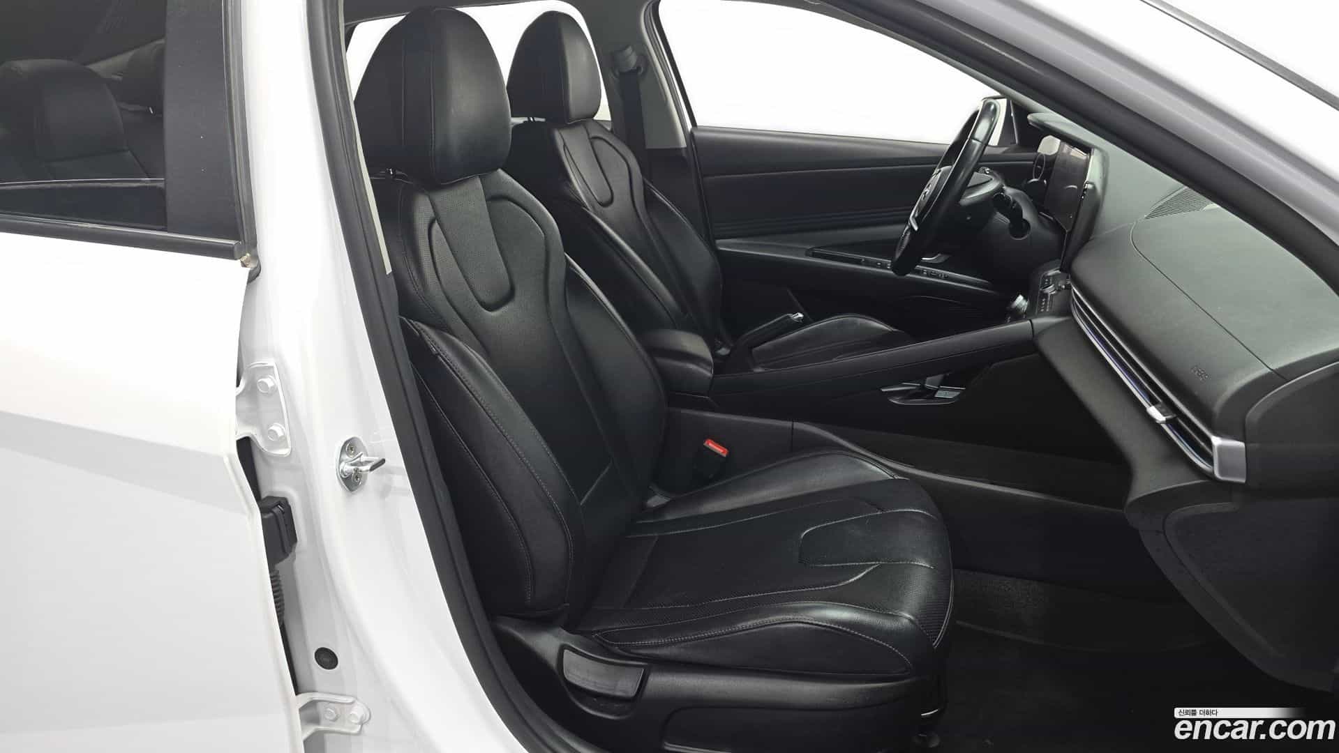 AVANTE Hyundai 2021.7-OPTION-016