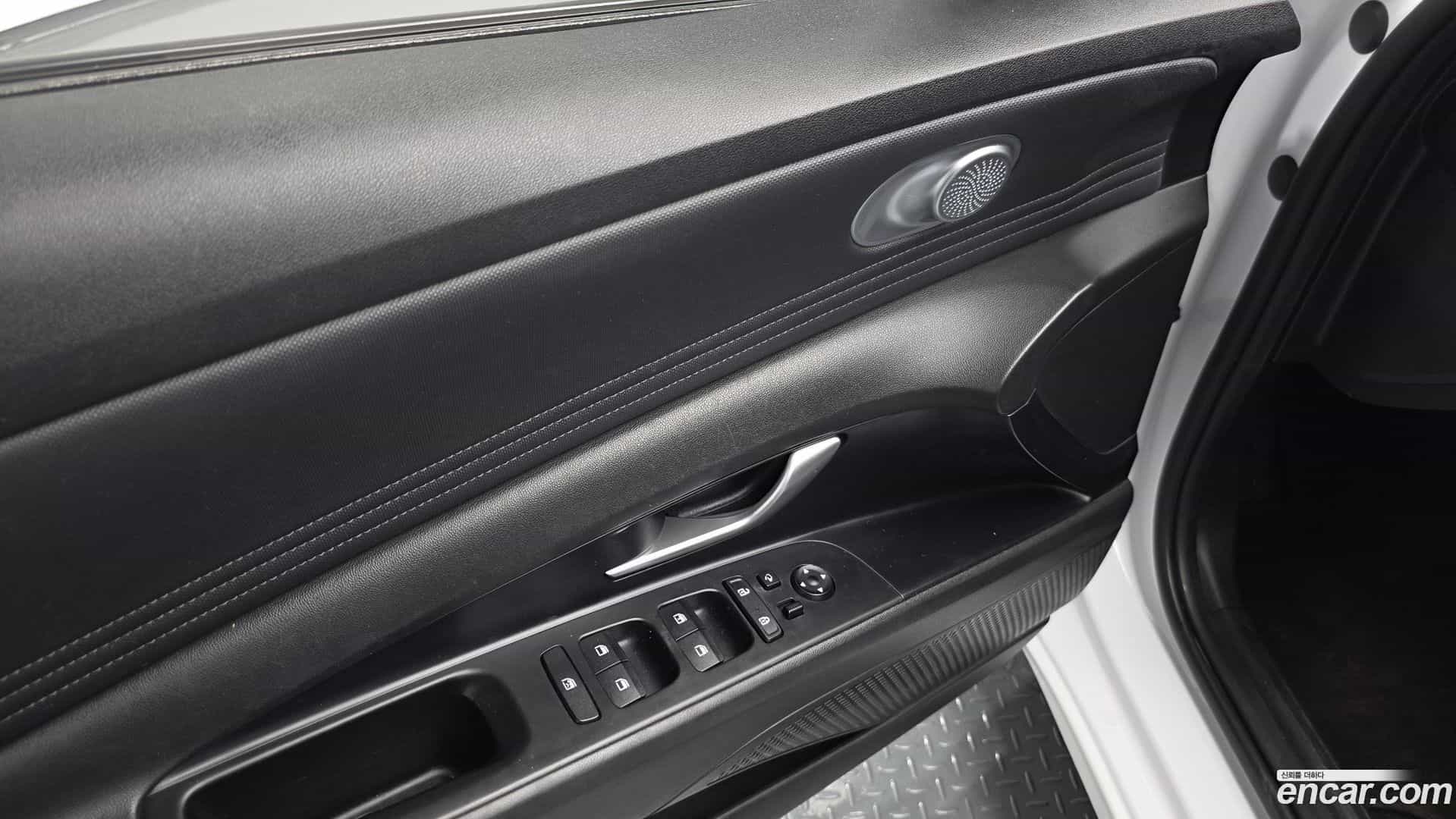 AVANTE Hyundai 2021.7-OPTION-042