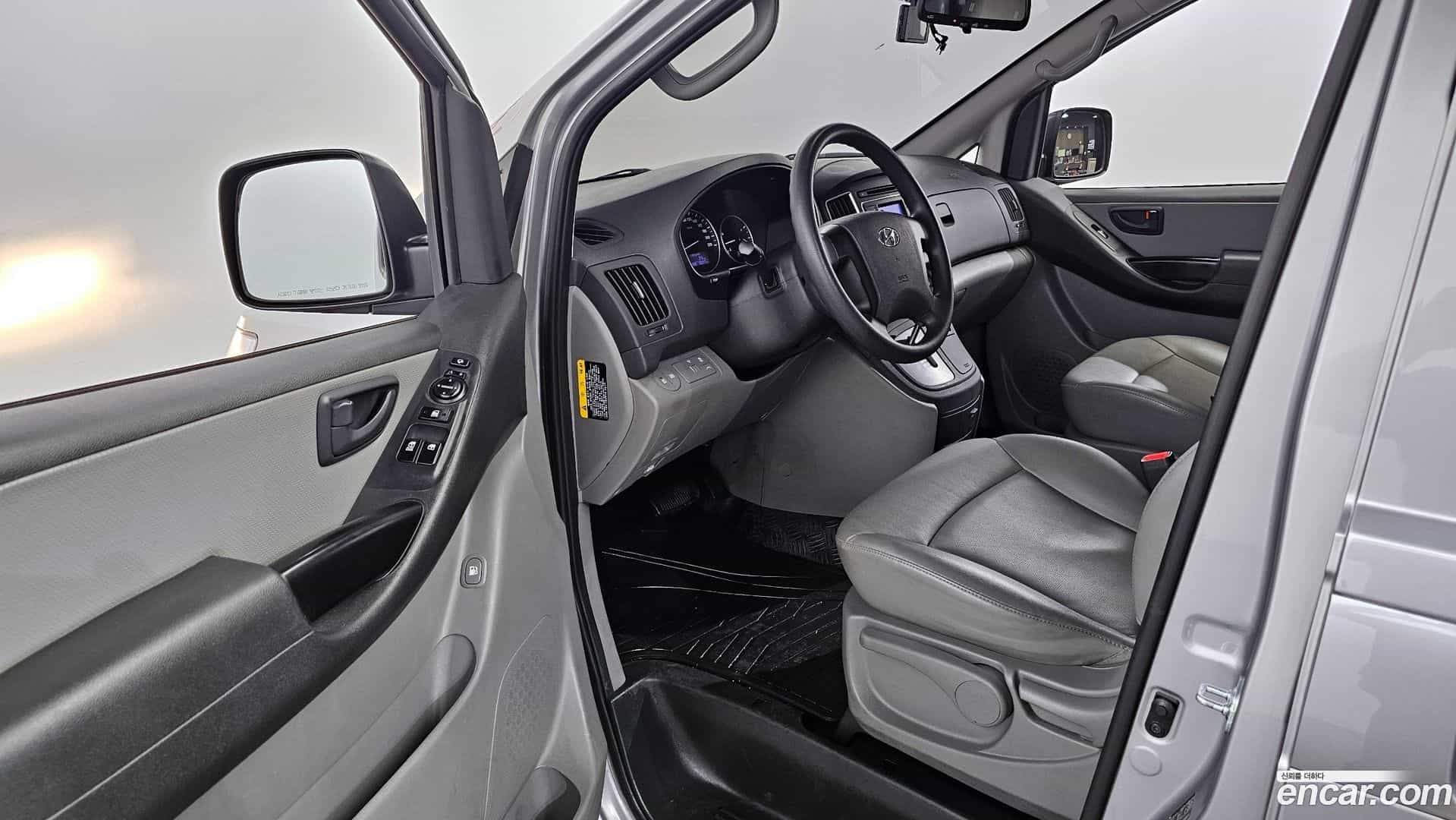 Starex Hyundai 2021.2-INNER-010