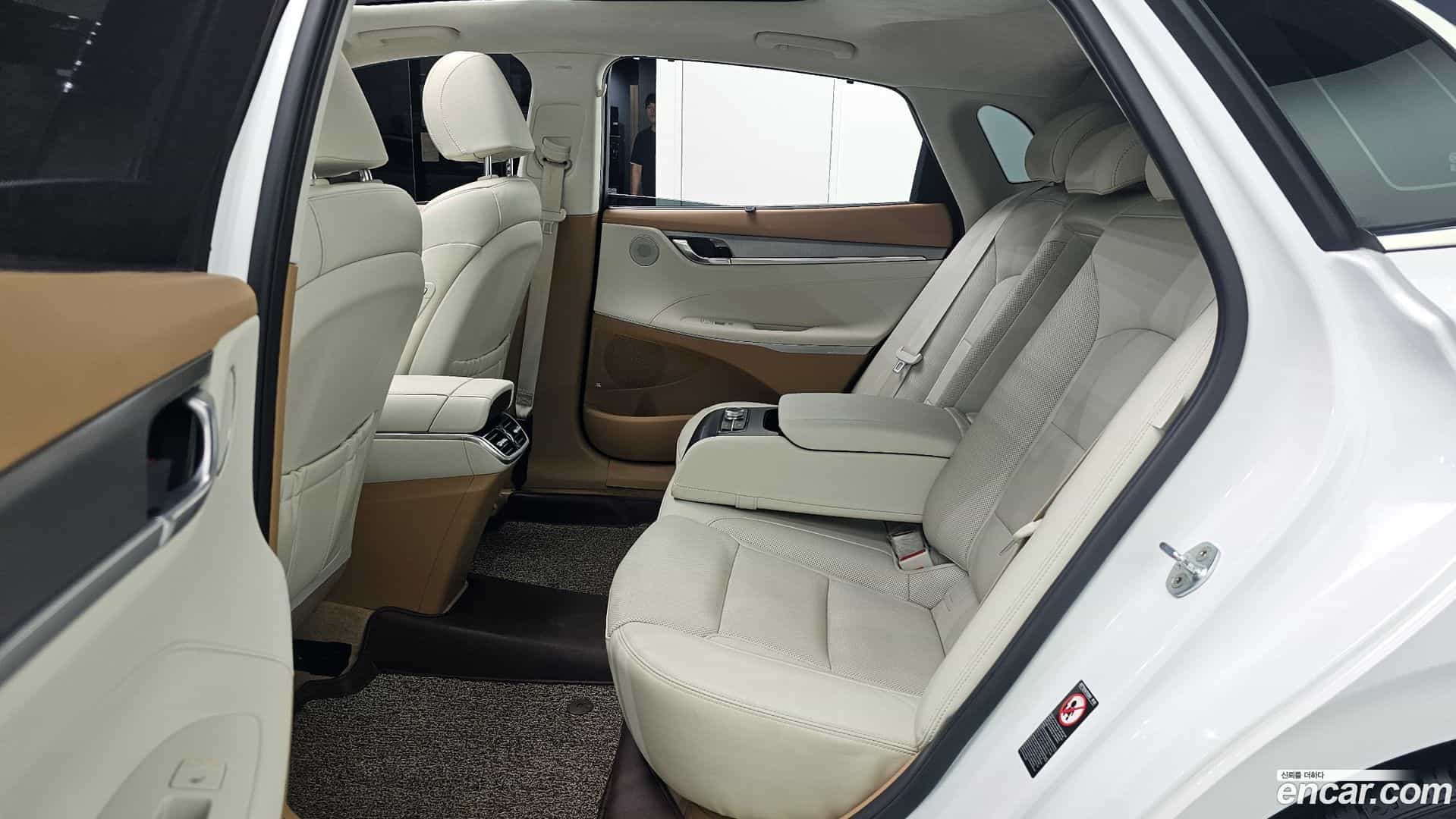 Grandeur Hyundai 2021.4-OPTION-016