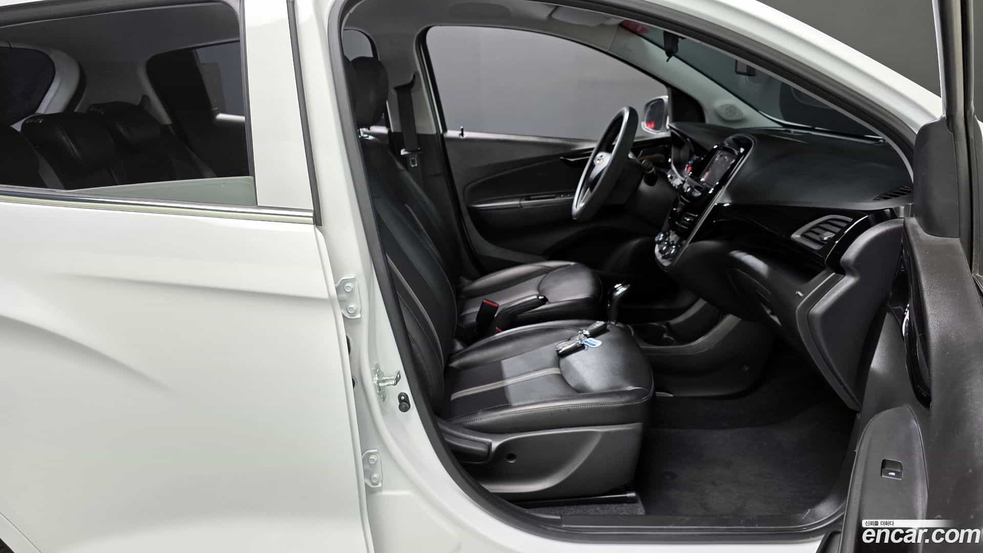 Spark Chevrolet 2022.11-INNER-036