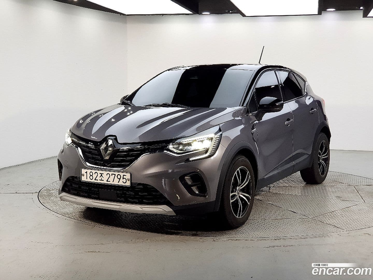 Main__Slider__Photo:Captur Renault Korea 2020.8-0