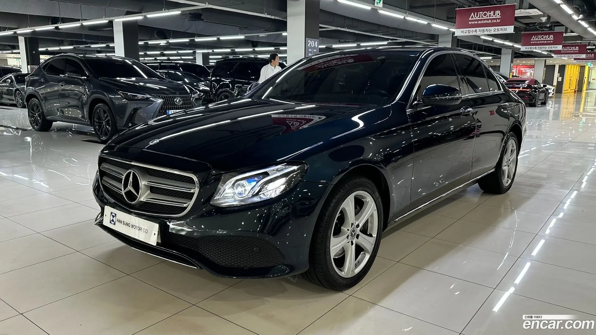 Main__Slider__Photo:E-Class Mercedes-Benz 2017.4-0