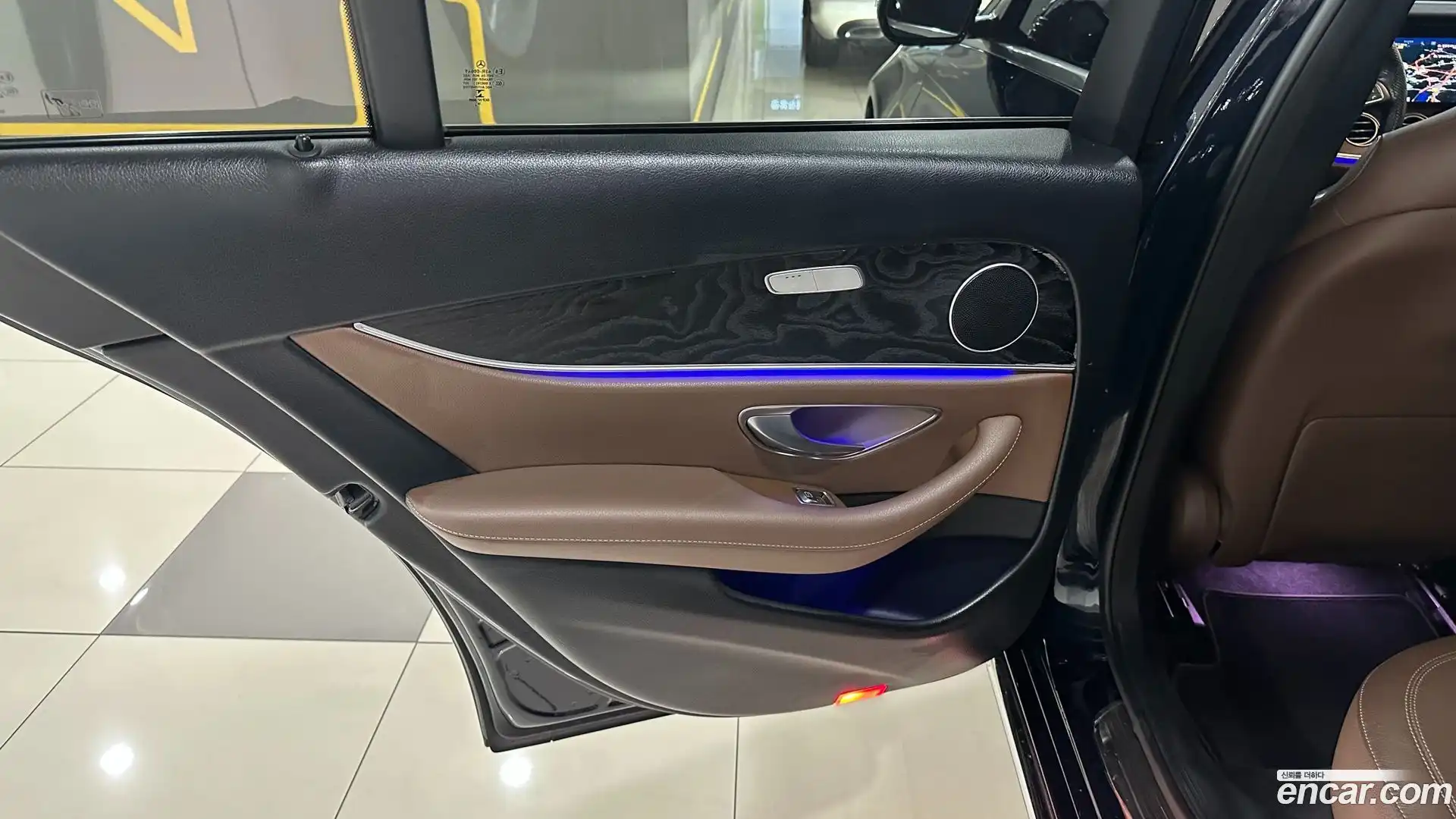 E-Class Mercedes-Benz 2017.4-OPTION-022