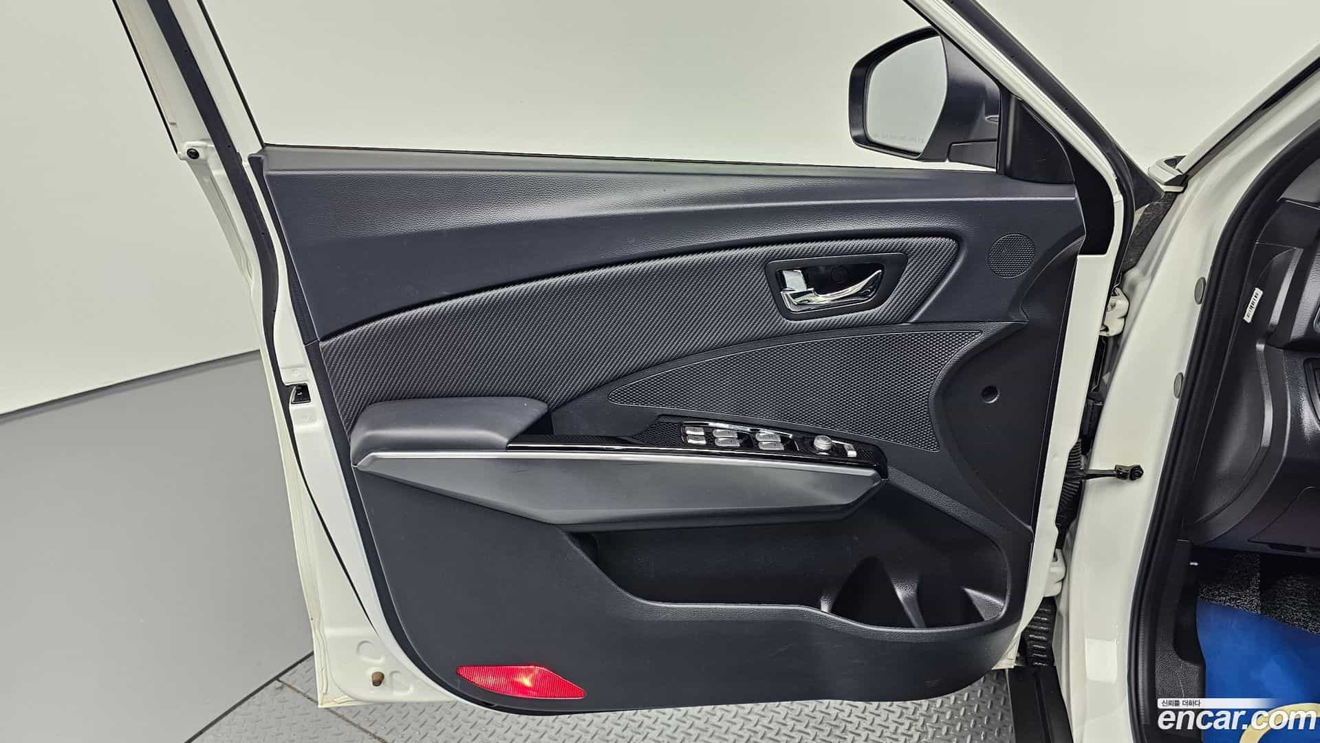 TIBOLI KG Mobility 2019.1-INNER-034