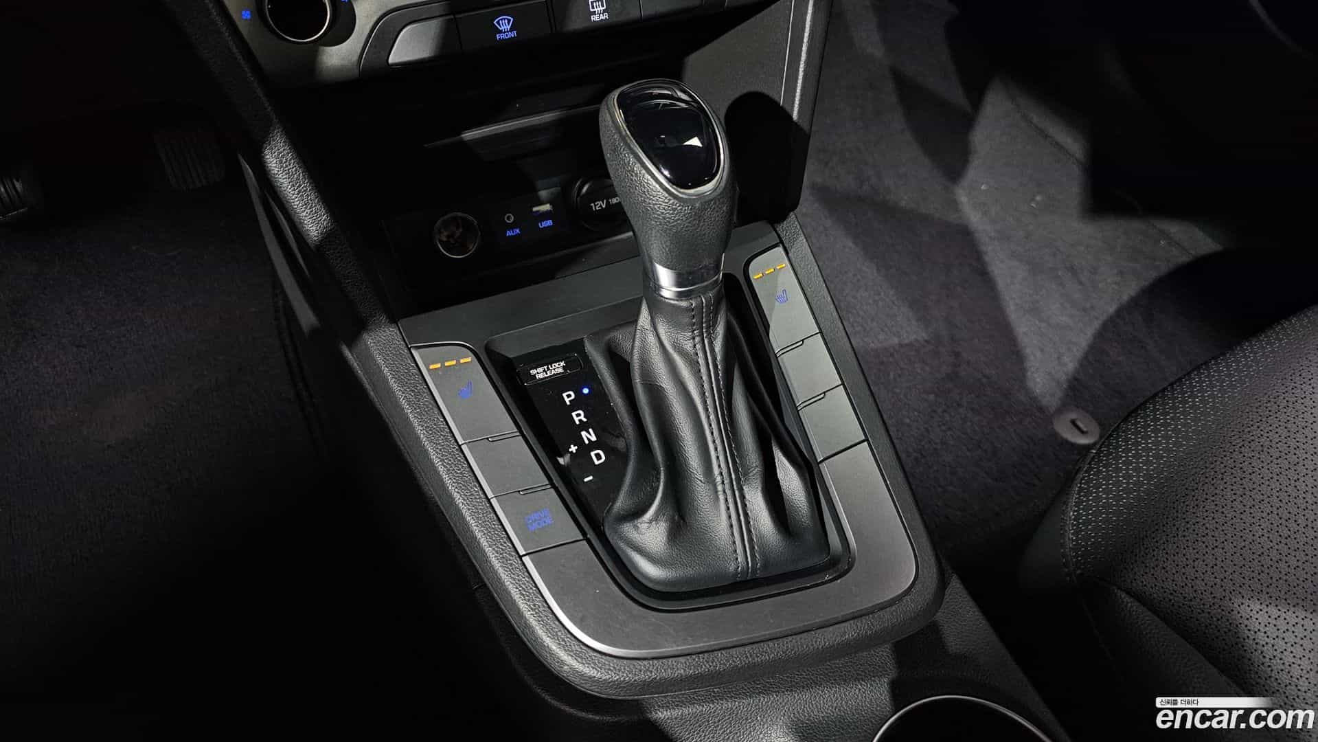 AVANTE Hyundai 2017.11-INNER-009