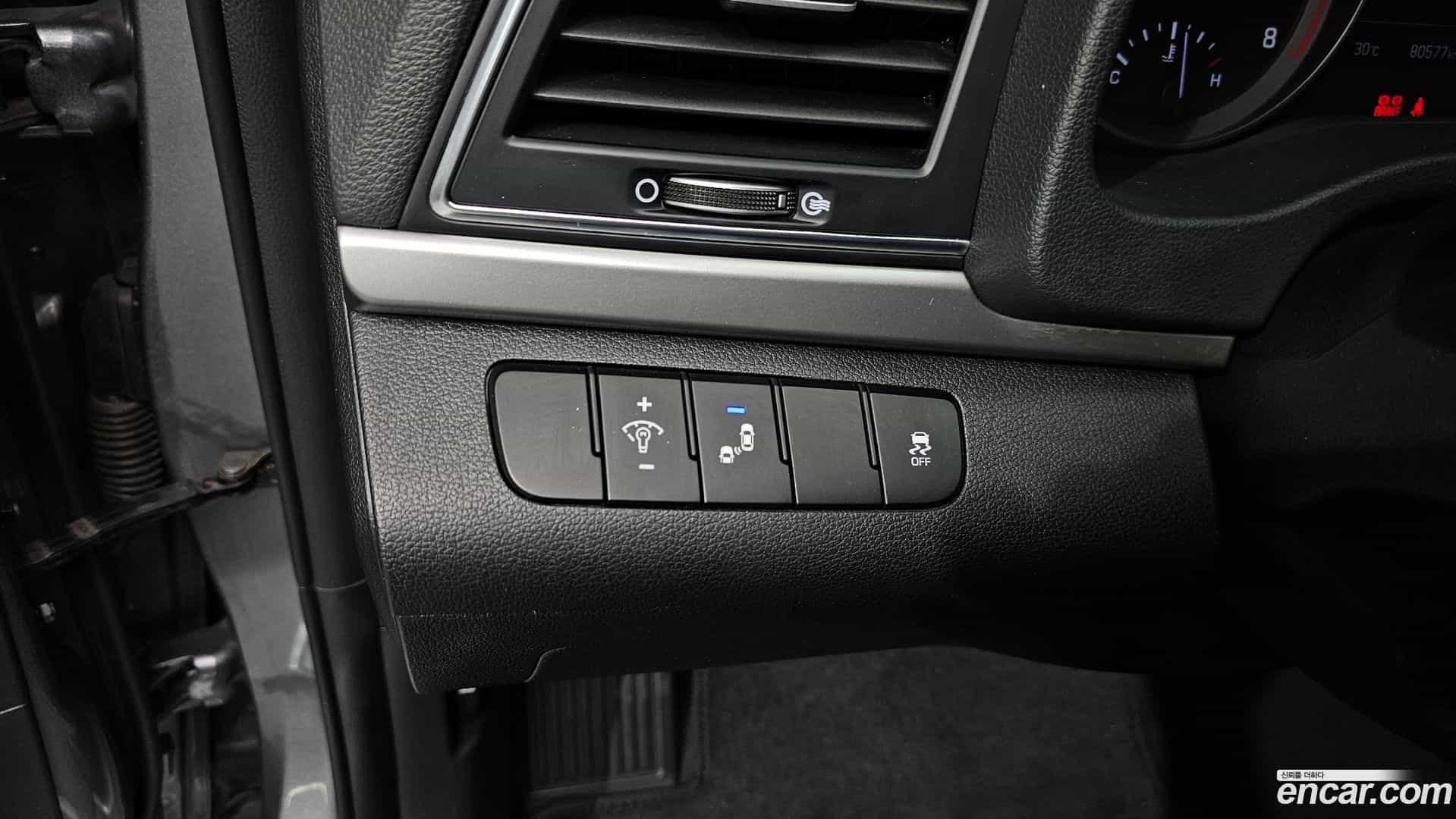AVANTE Hyundai 2017.11-OPTION-021