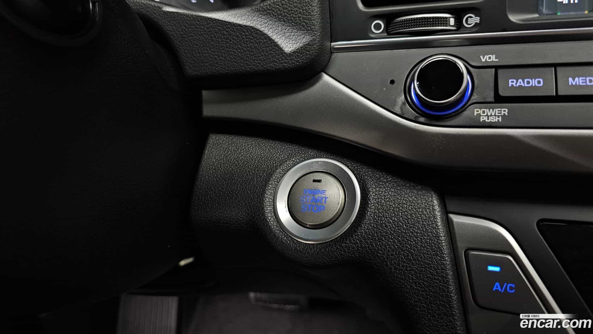 AVANTE Hyundai 2017.11-OPTION-022
