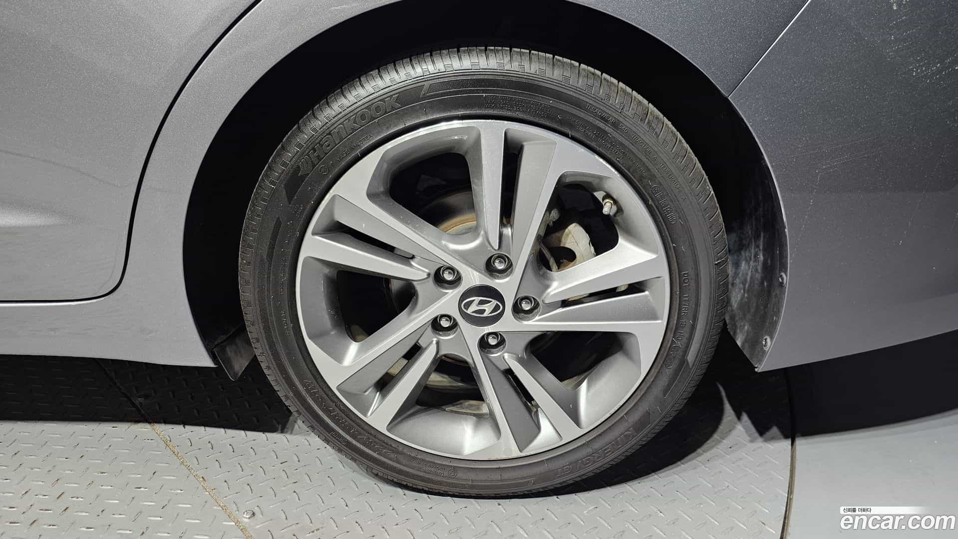 AVANTE Hyundai 2017.11-OUTER-031
