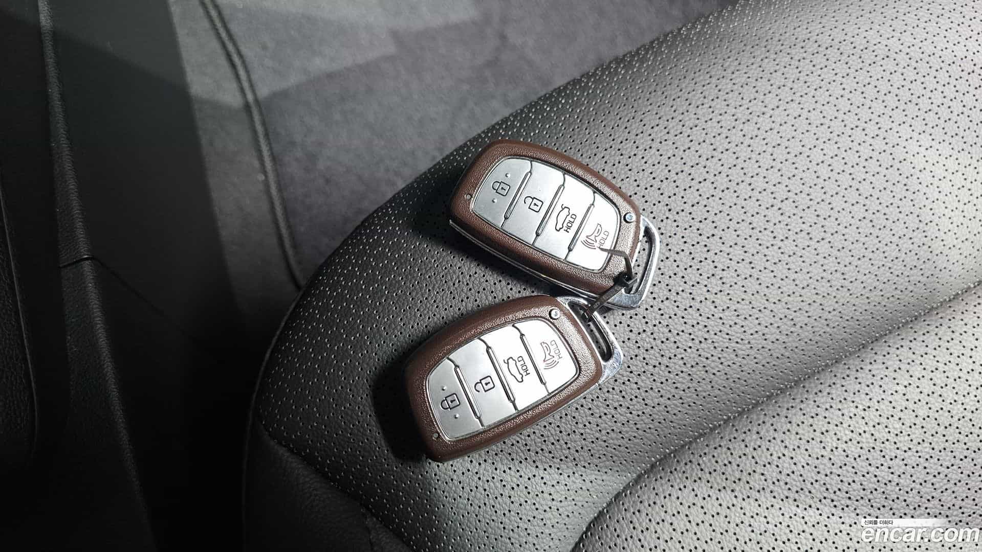 AVANTE Hyundai 2017.11-OPTION-040