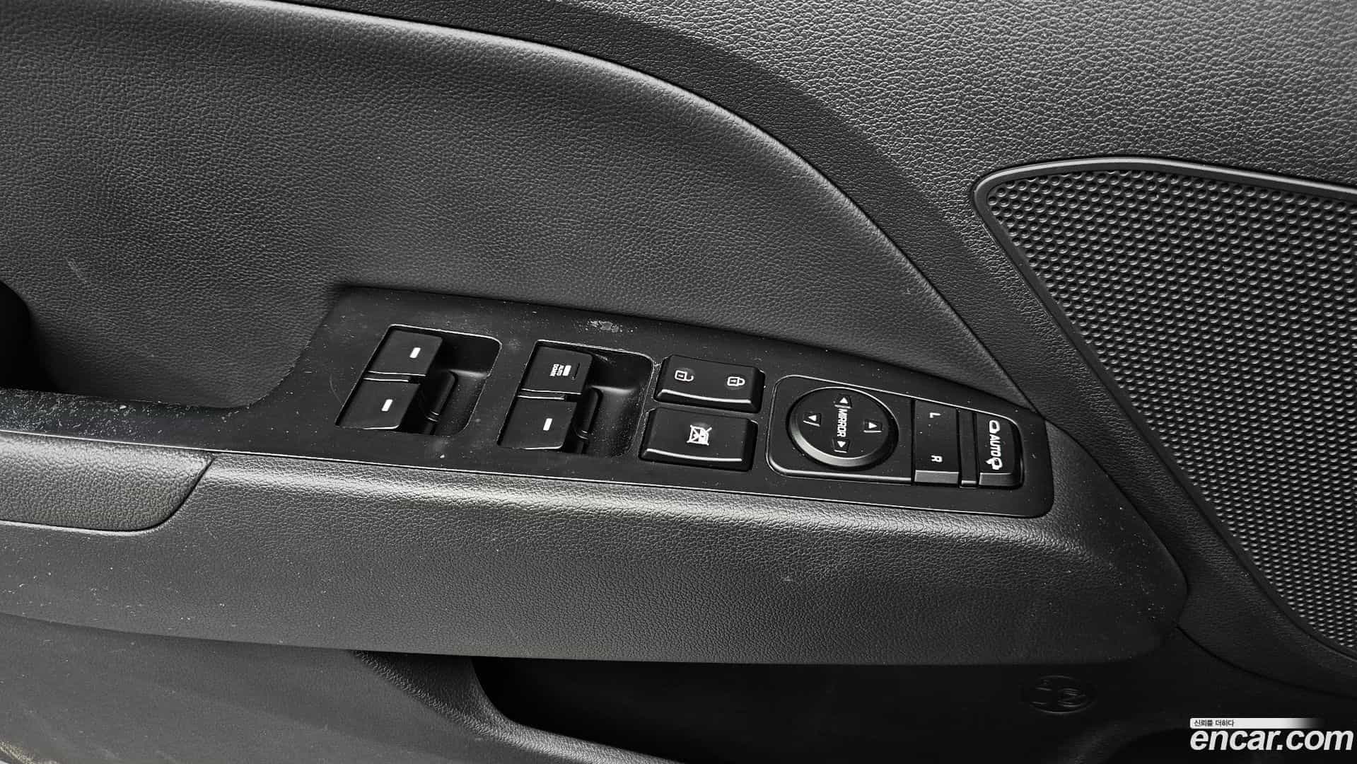 AVANTE Hyundai 2017.11-OPTION-041