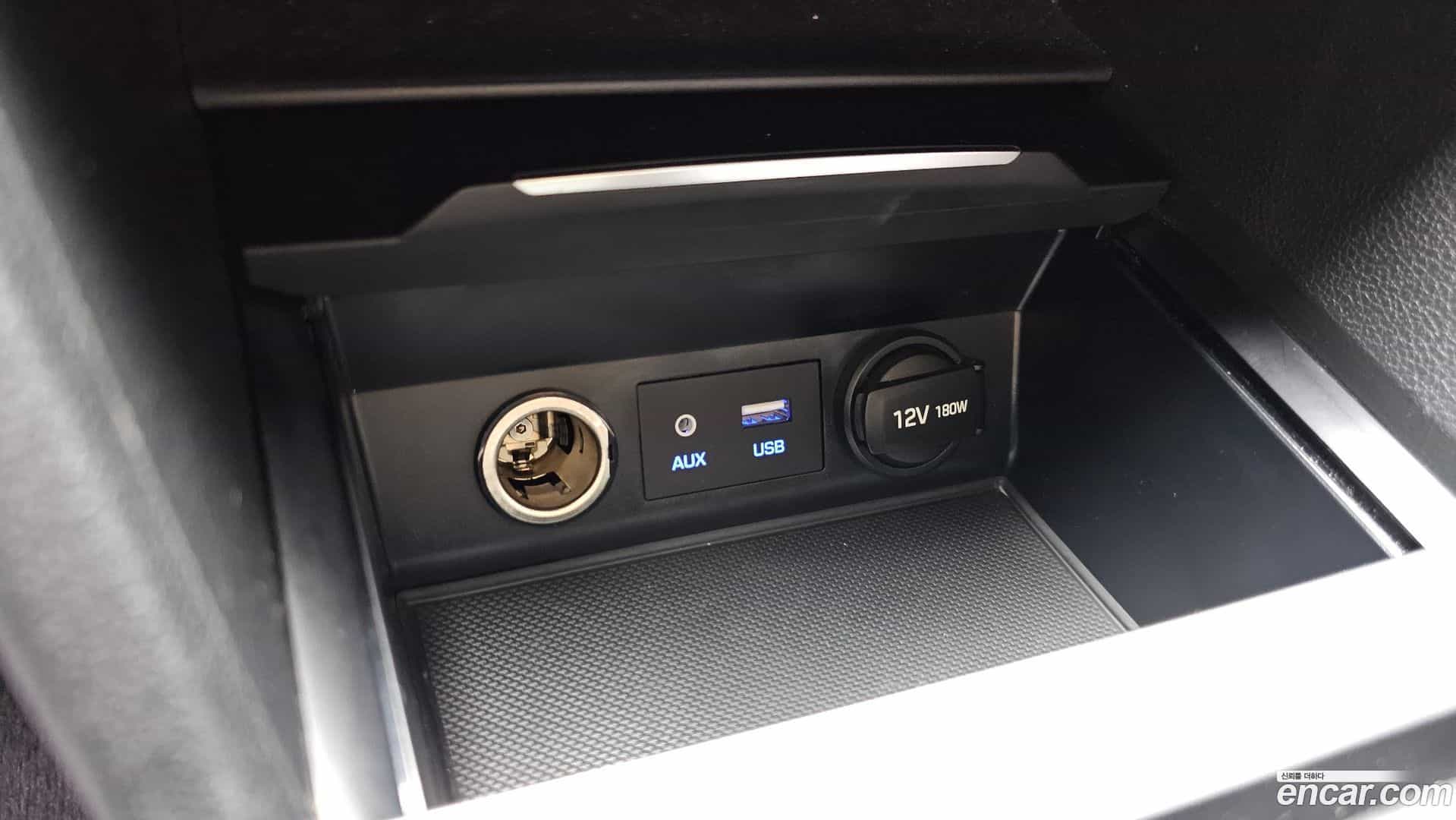 AVANTE Hyundai 2017.11-OPTION-042