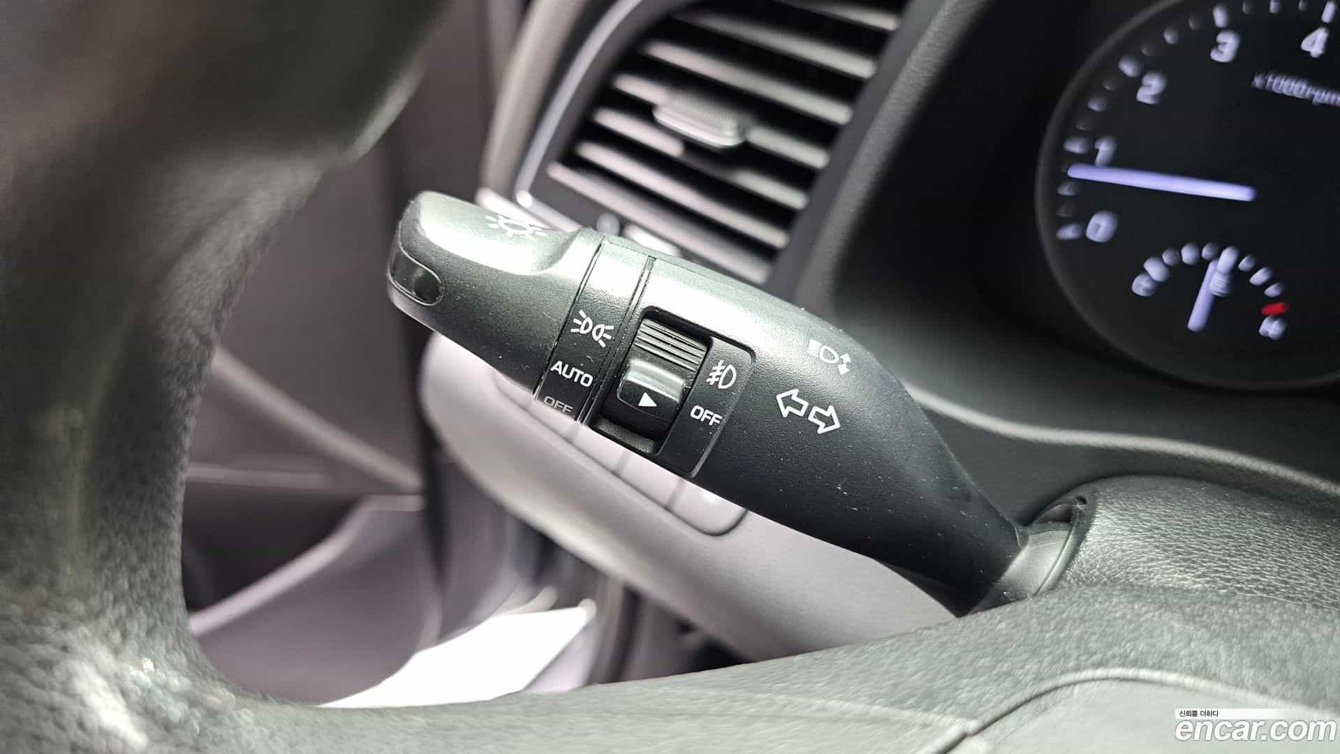 AVANTE Hyundai 2017.11-OPTION-043