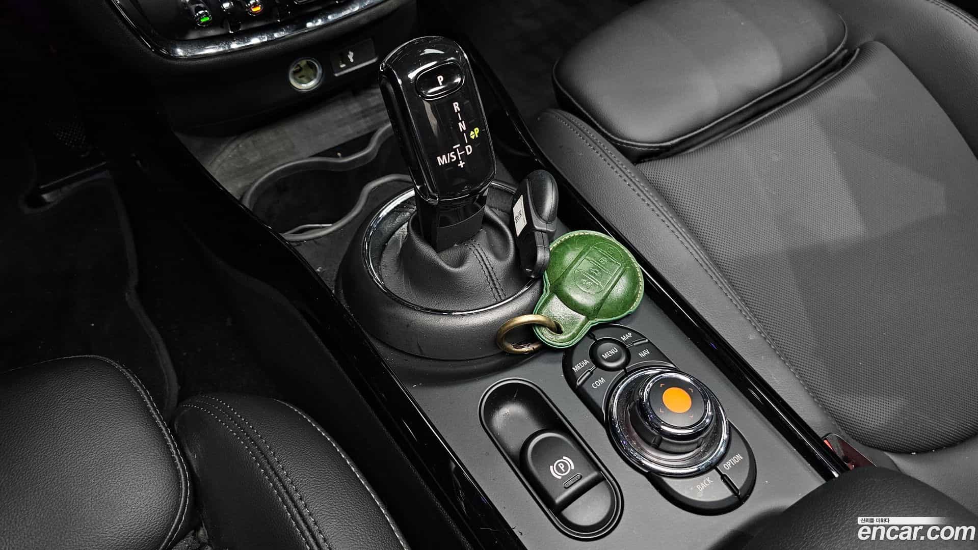 Clubman Mini 2021.5-INNER-009