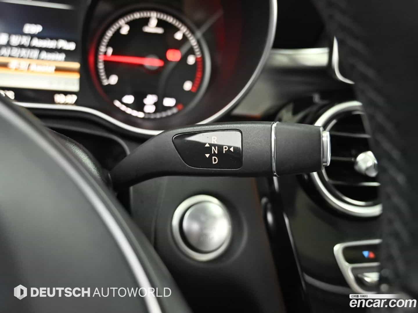 C-Class Mercedes-Benz 2015.9-INNER-009