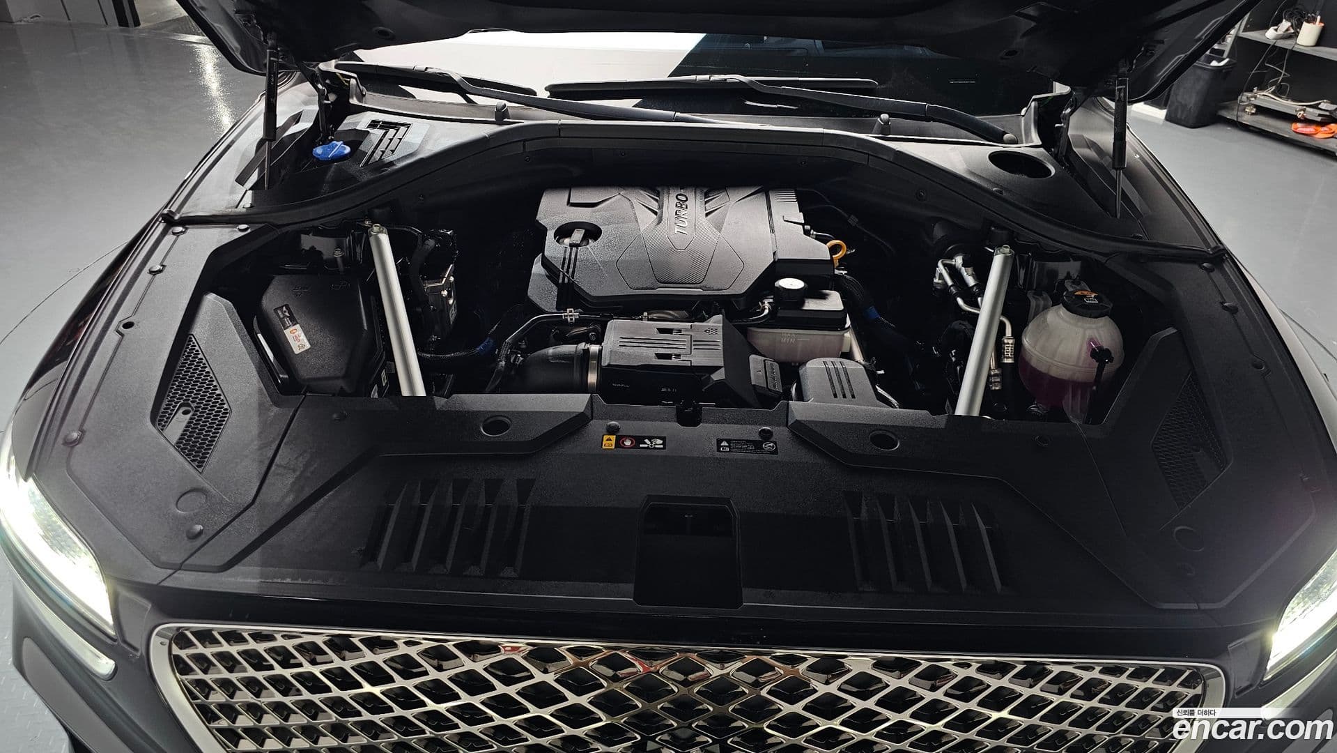 Main__Slider__Photo:GV70 Genesis 2023.5-5