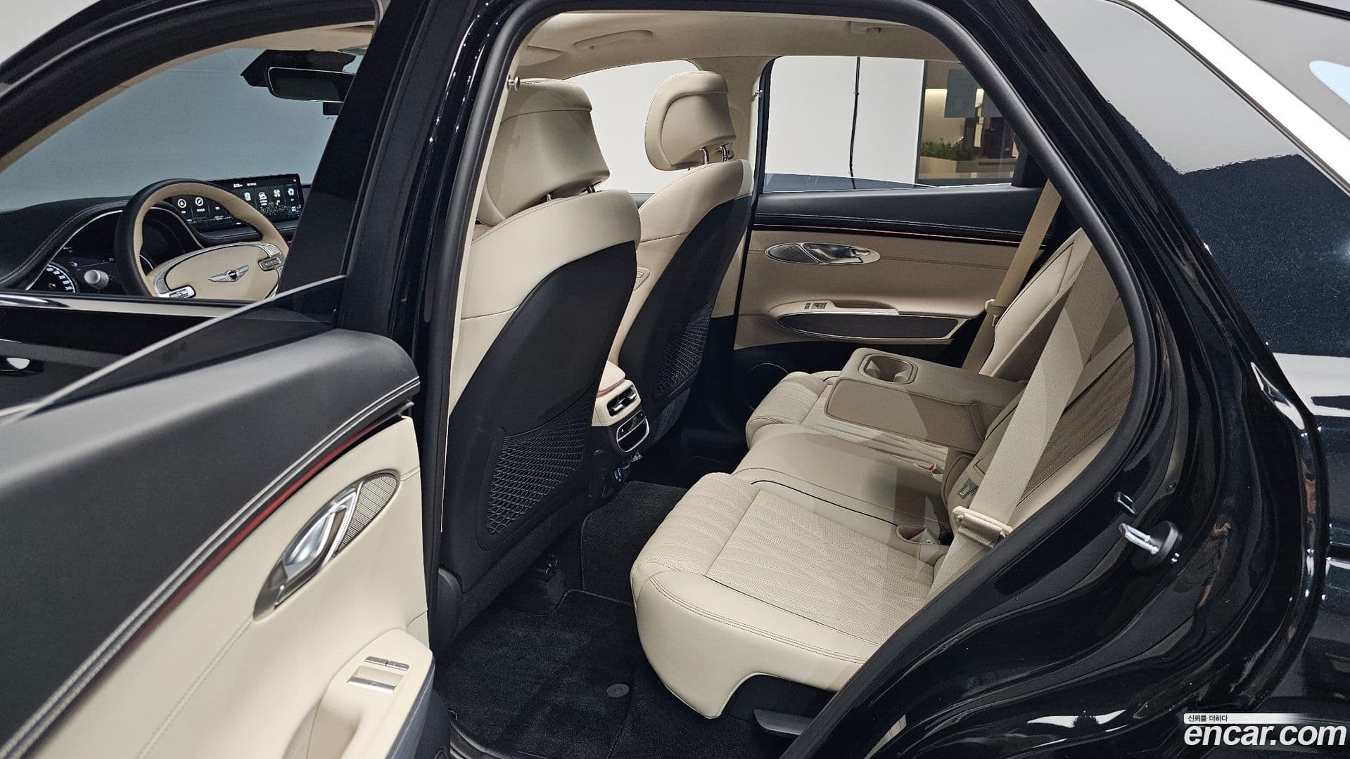 Main__Slider__Photo:GV70 Genesis 2023.5-10