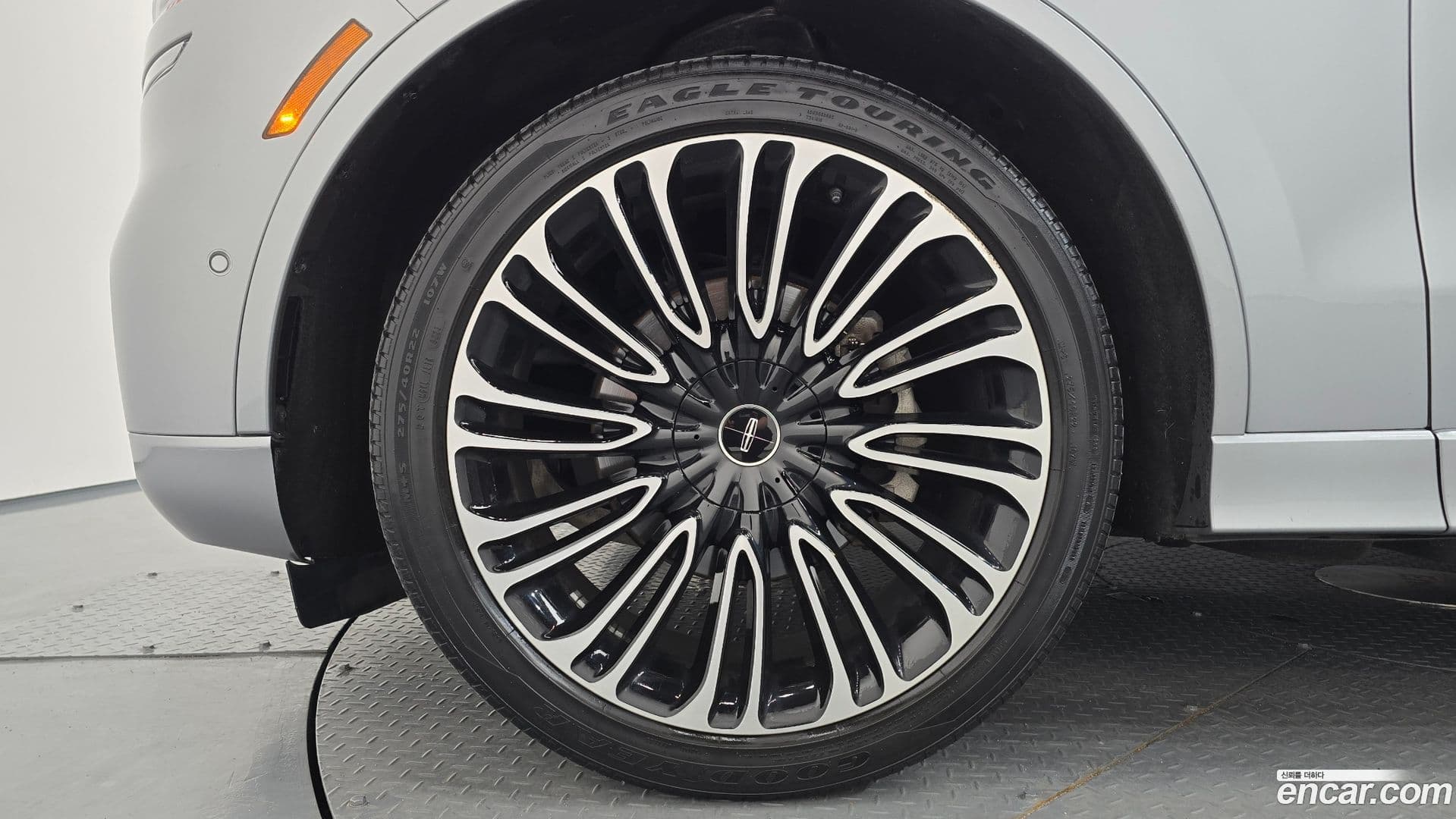 Main__Slider__Photo:Aviator Lincoln 2021.4-4