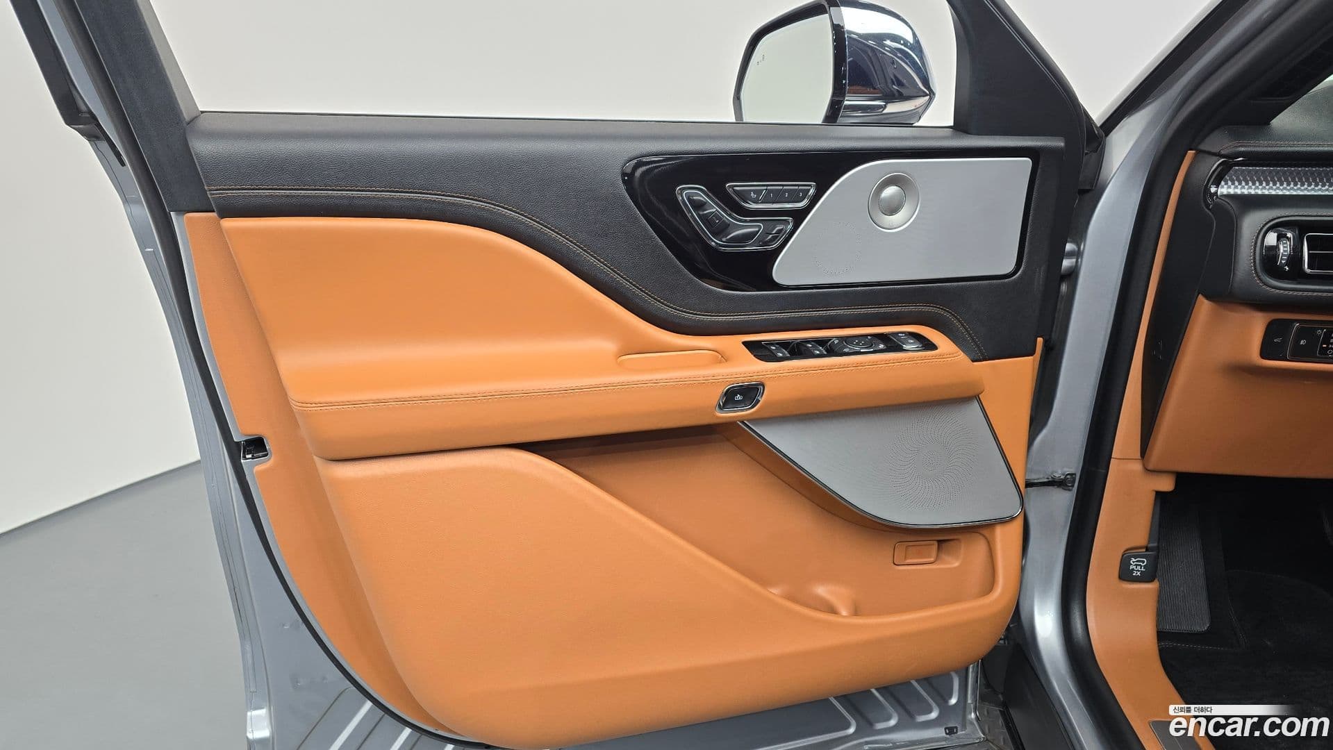 Main__Slider__Photo:Aviator Lincoln 2021.4-23