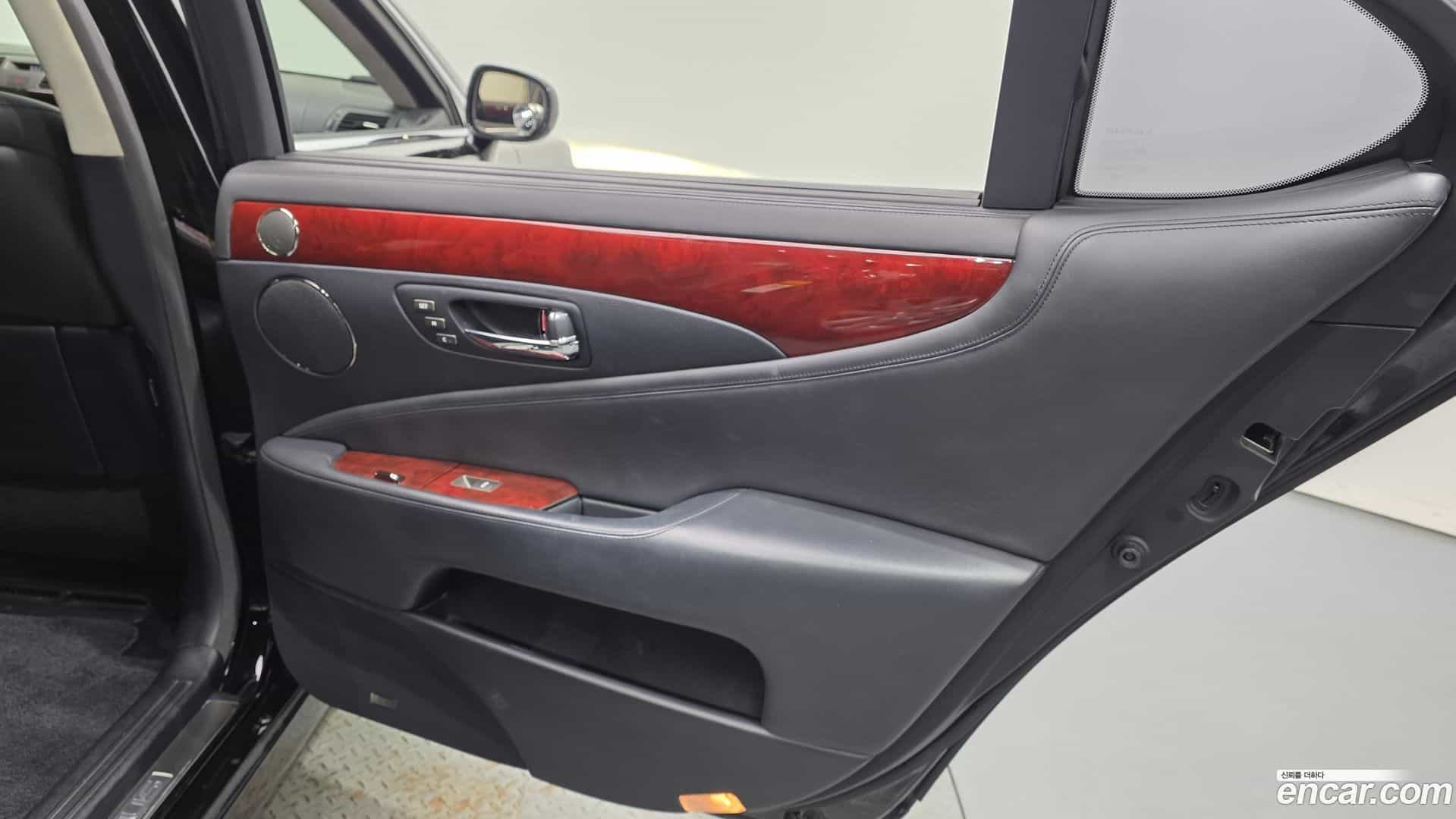 LS Lexus 2009.11-INNER-035
