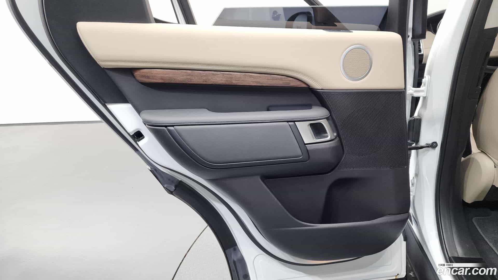 Discovery Land Rover 2017.11-INNER-035