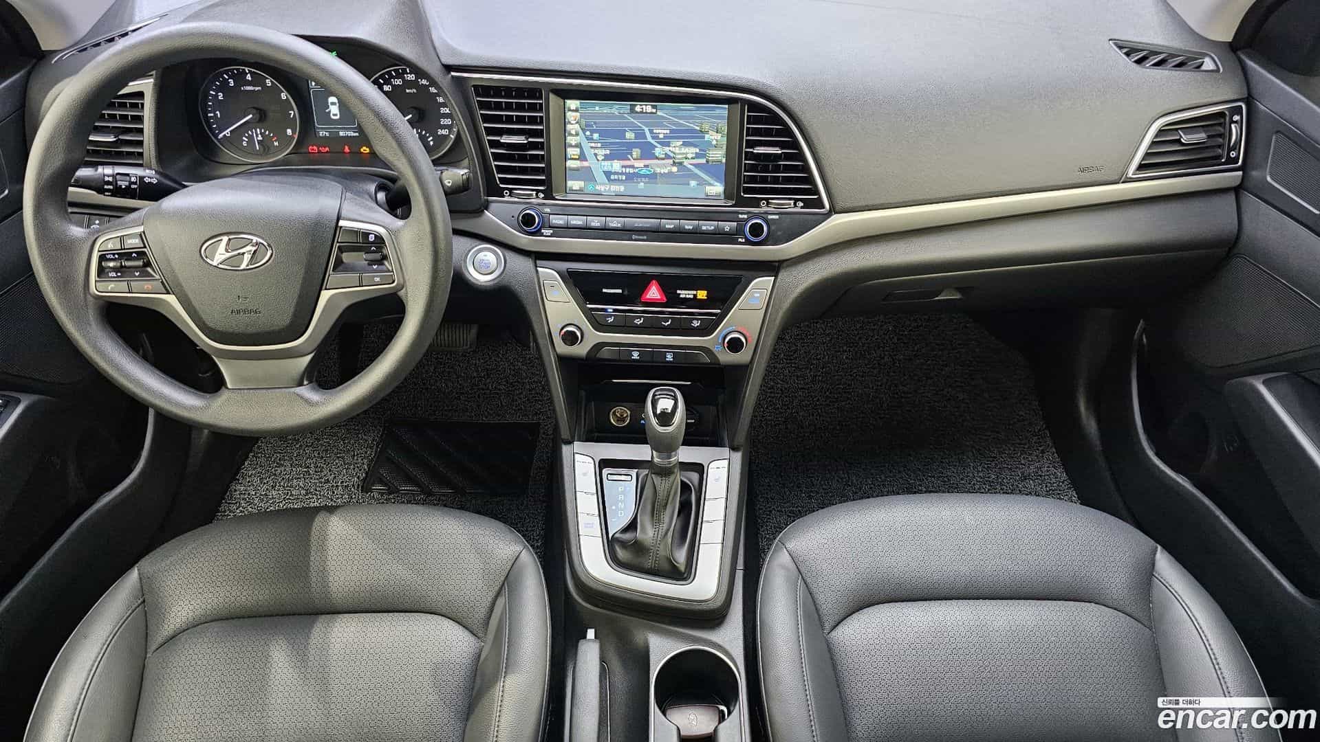 AVANTE Hyundai 2017.5-INNER-007