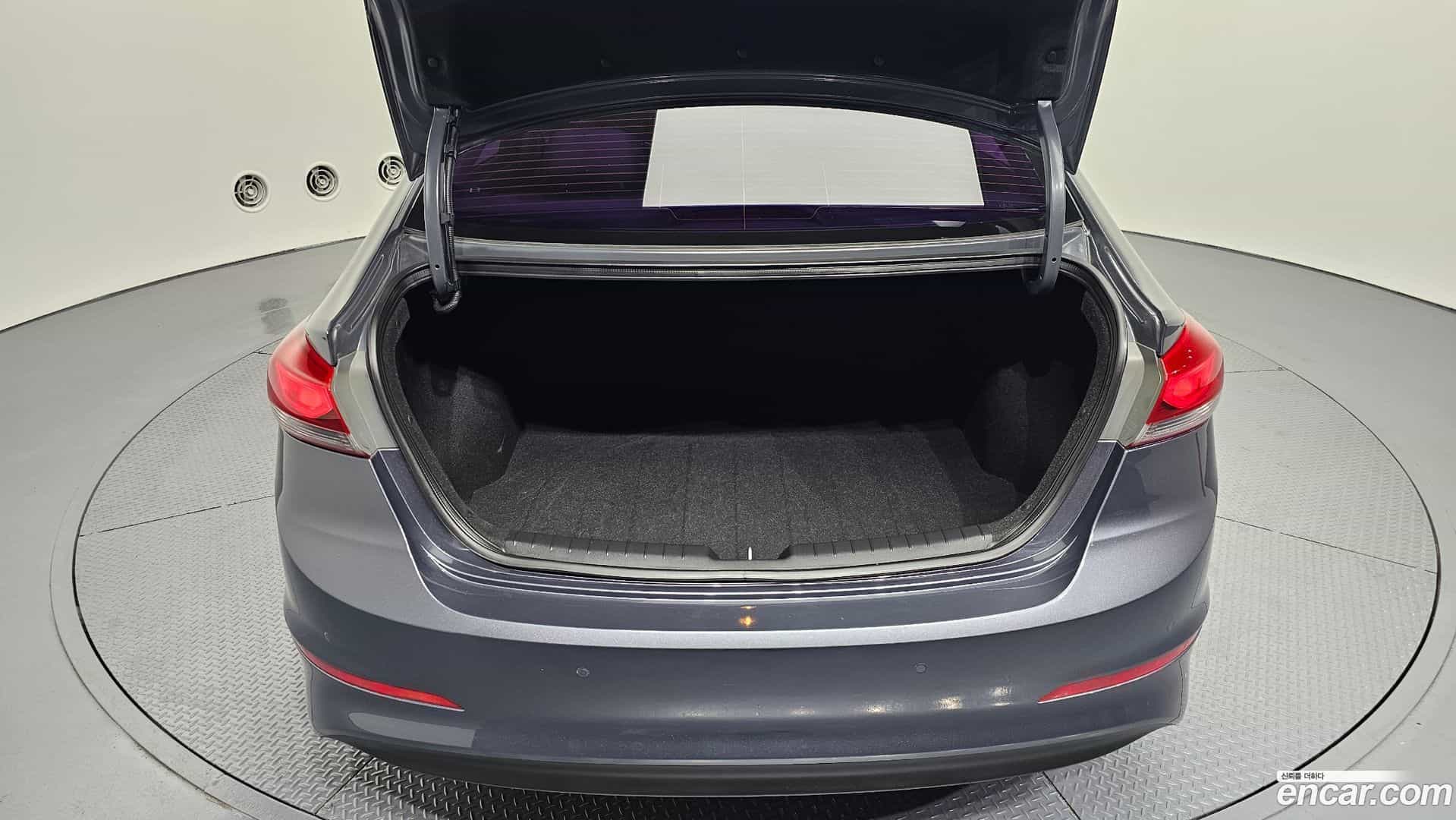 AVANTE Hyundai 2017.5-OPTION-024