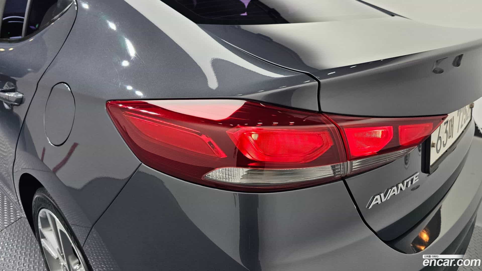 AVANTE Hyundai 2017.5-OUTER-033