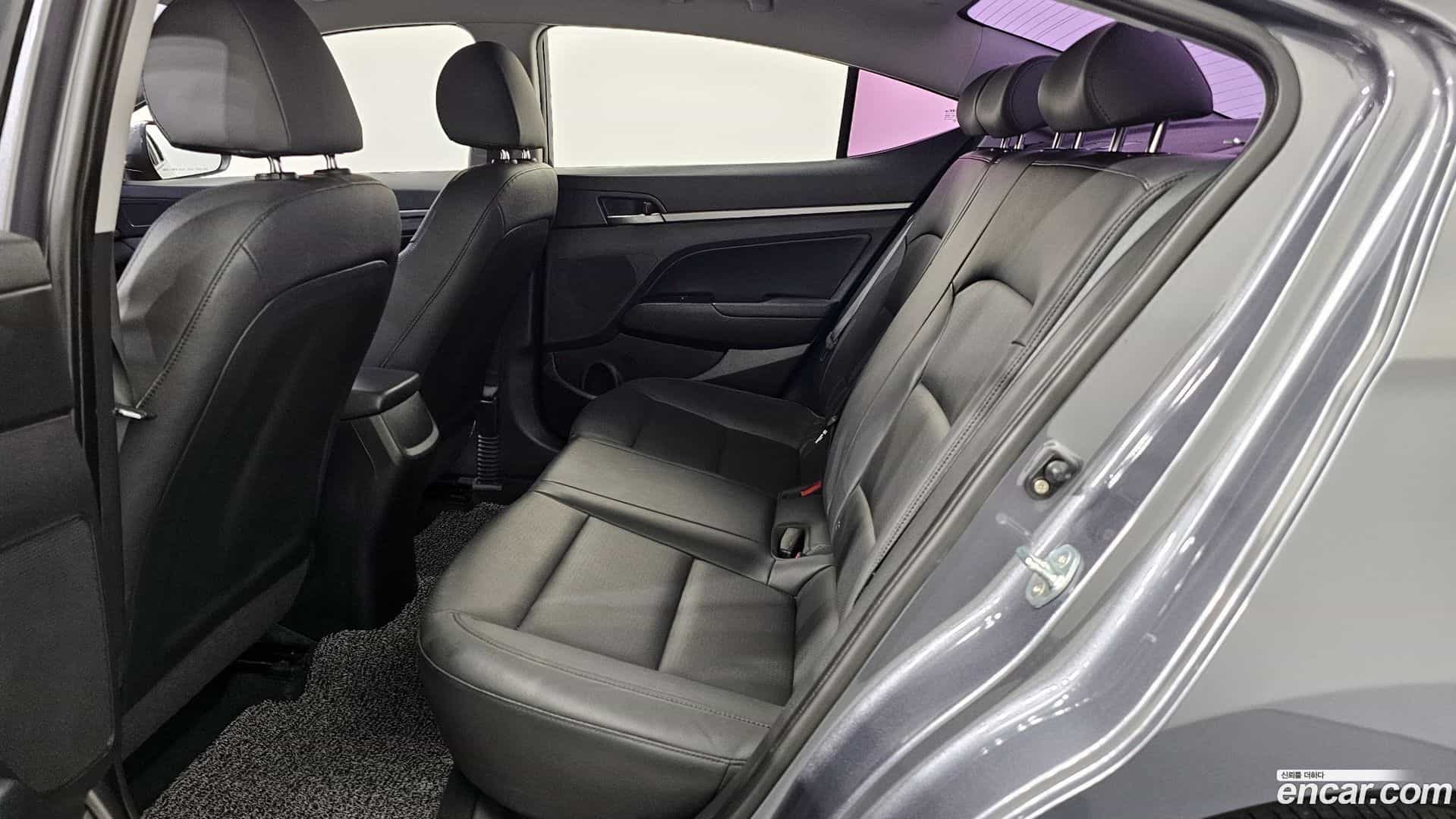 AVANTE Hyundai 2017.5-INNER-036