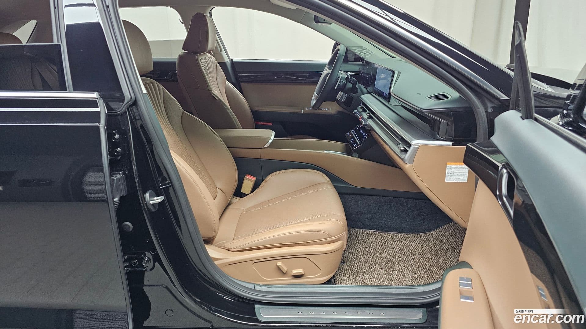 Main__Slider__Photo:Grandeur Hyundai 2024.11-25