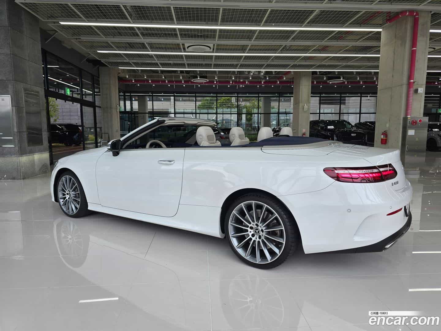 E-Class Mercedes-Benz 2022.10-OPTION-023