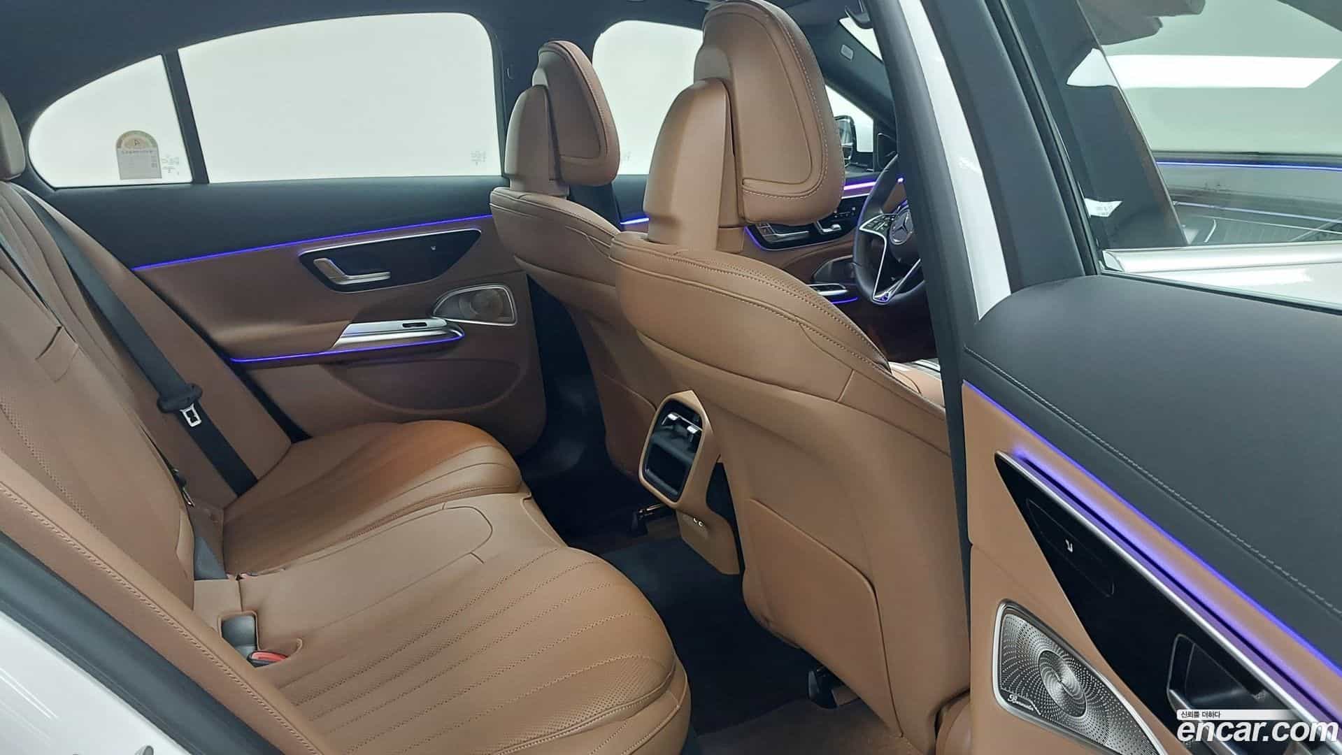 E-Class Mercedes-Benz 2025.8-INNER-010
