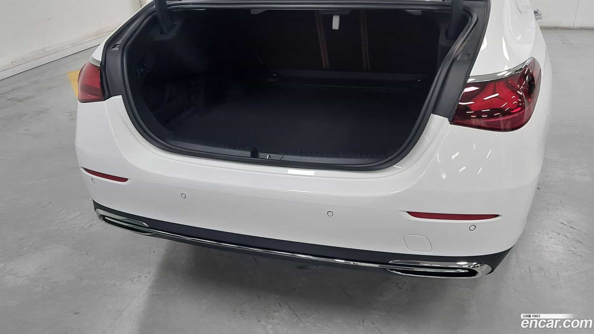 E-Class Mercedes-Benz 2025.8-OPTION-015