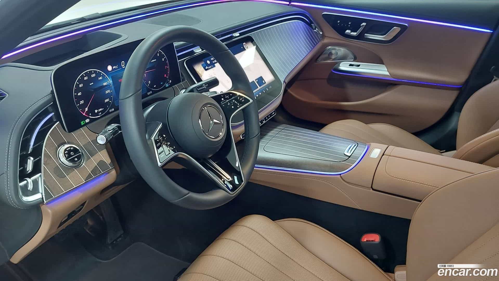 E-Class Mercedes-Benz 2025.8-OPTION-018