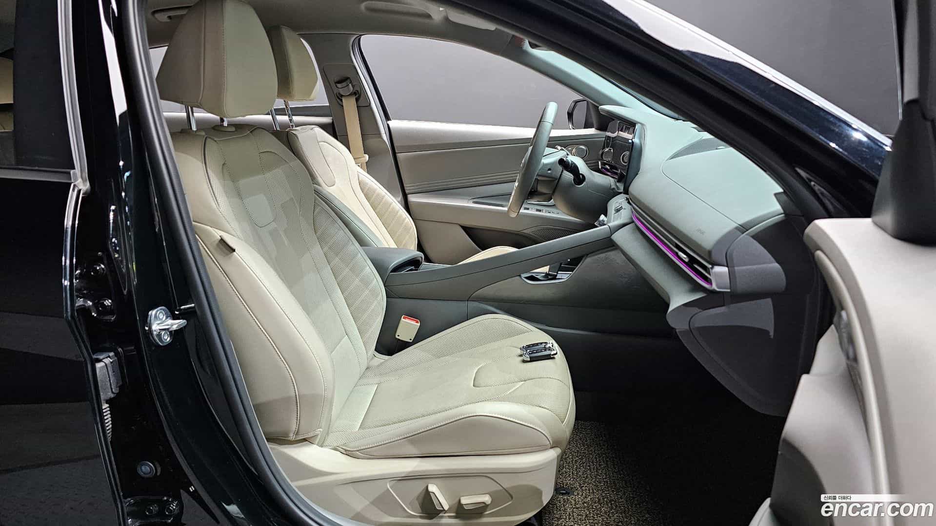 AVANTE Hyundai 2022.11-OPTION-015