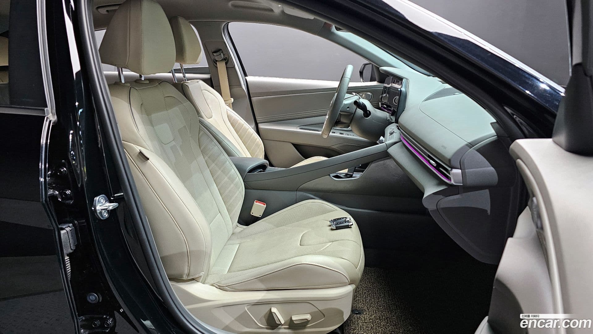 Main__Slider__Photo:AVANTE Hyundai 2022.11-10