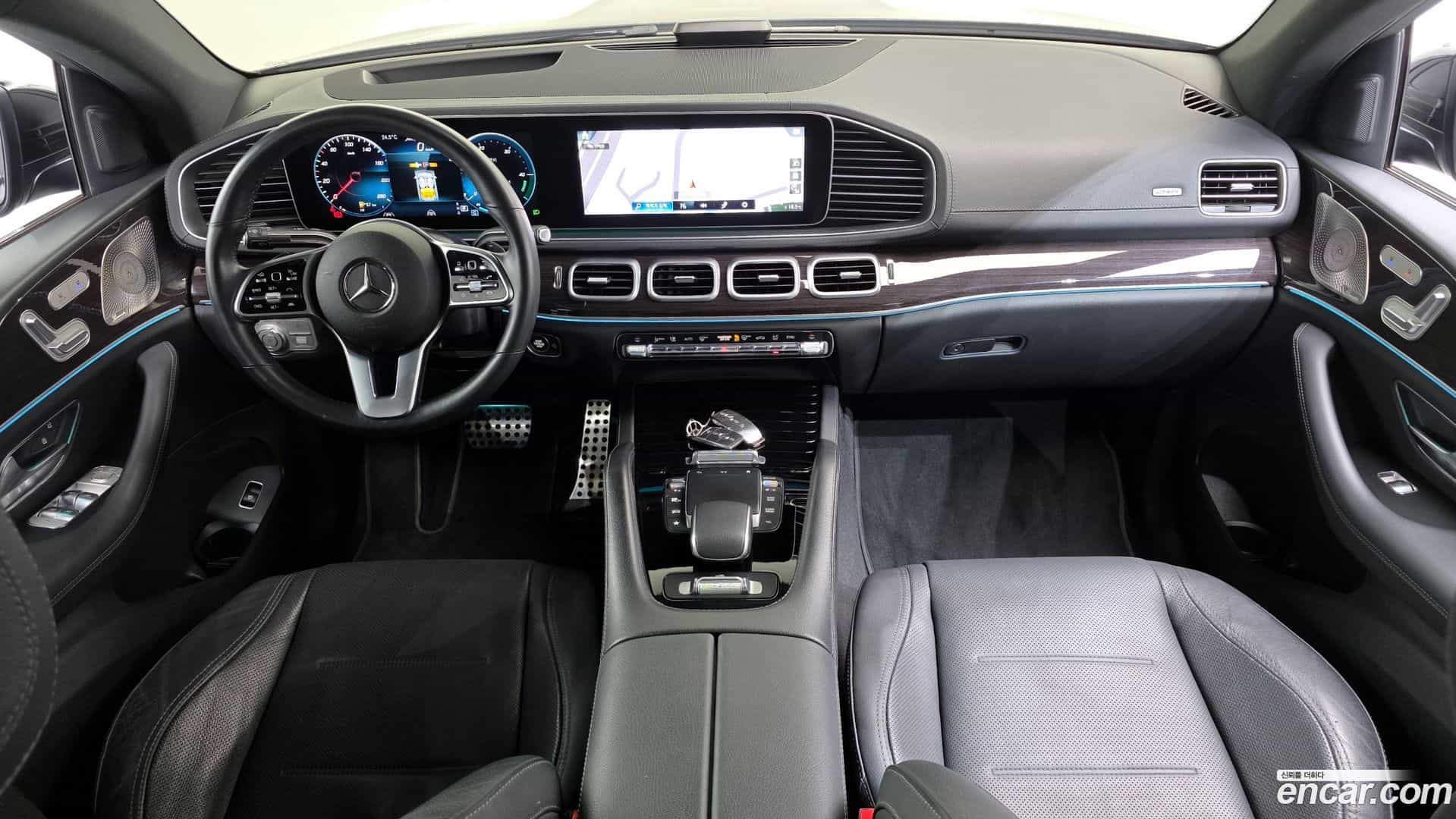 GLE-Class Mercedes-Benz 2022.8-INNER-007