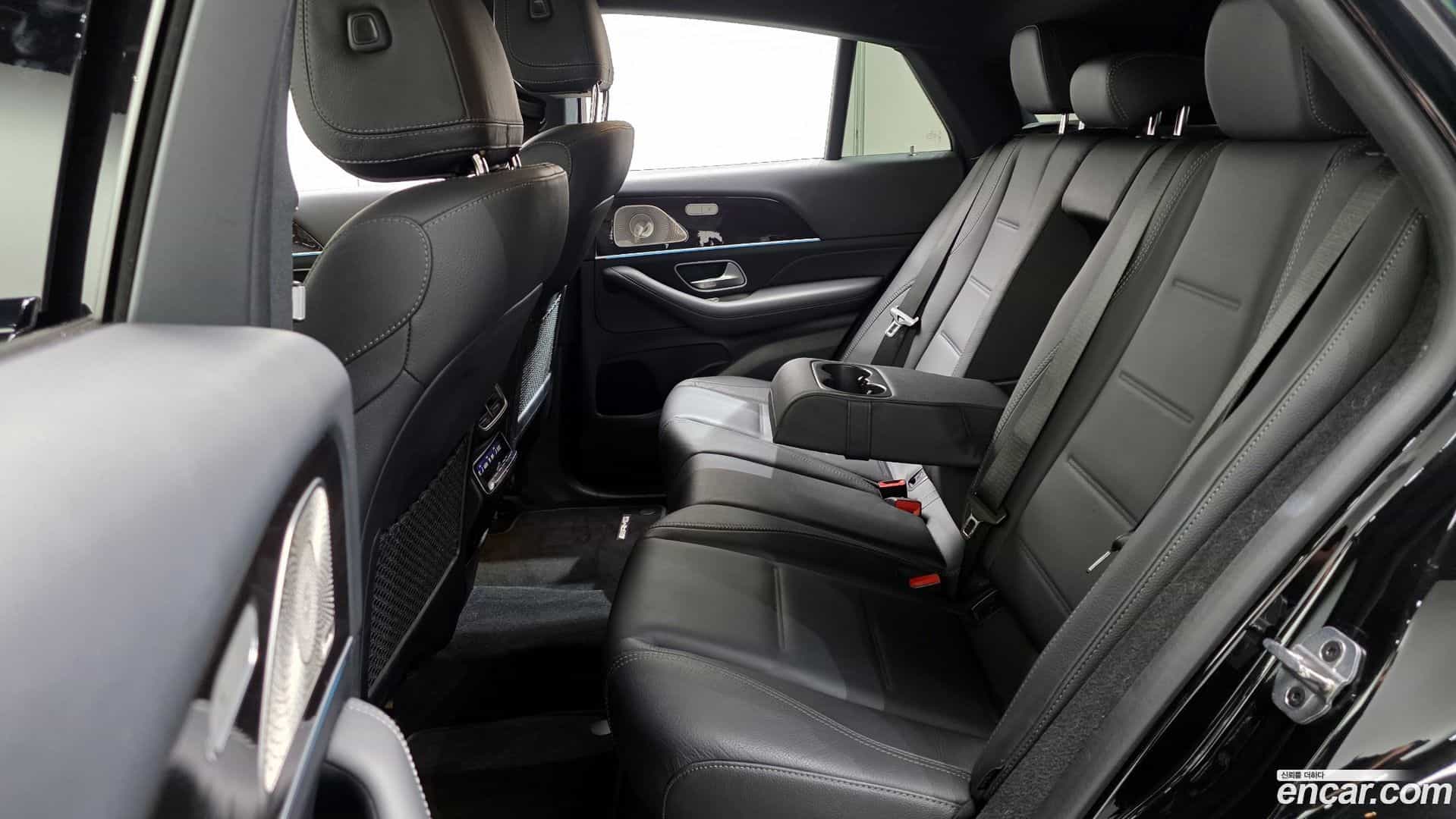 GLE-Class Mercedes-Benz 2022.8-OPTION-016