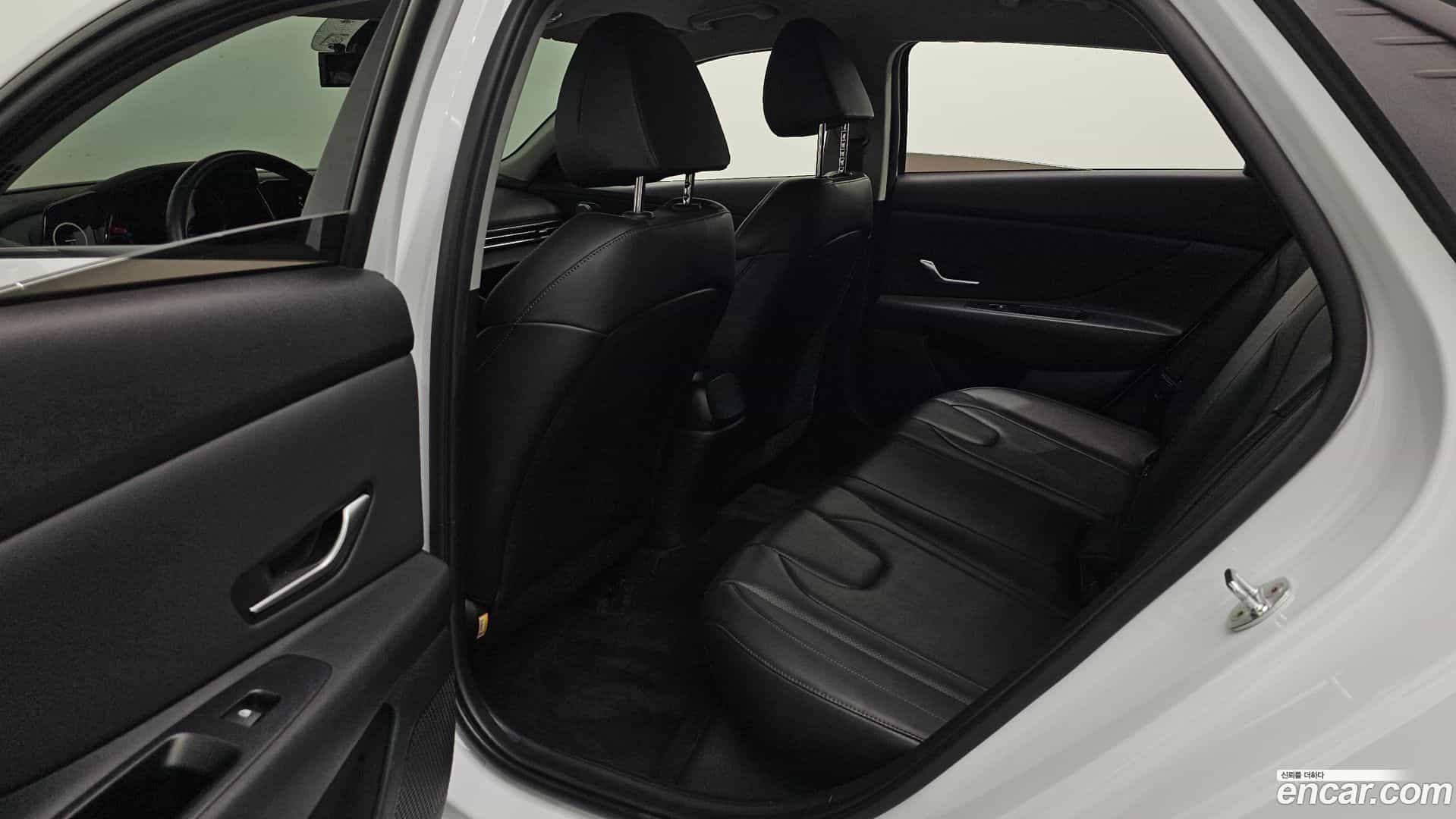 AVANTE Hyundai 2021.3-OPTION-015