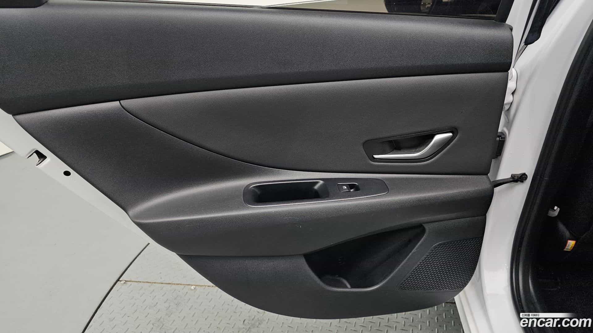 AVANTE Hyundai 2021.3-INNER-035