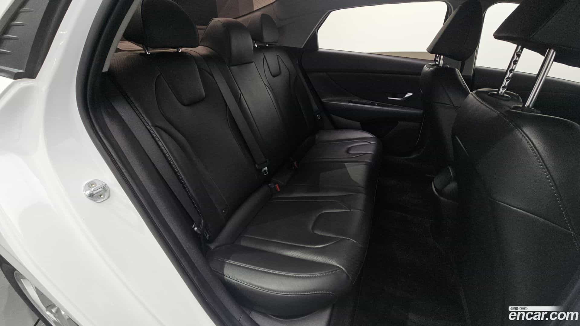 AVANTE Hyundai 2021.3-OPTION-044