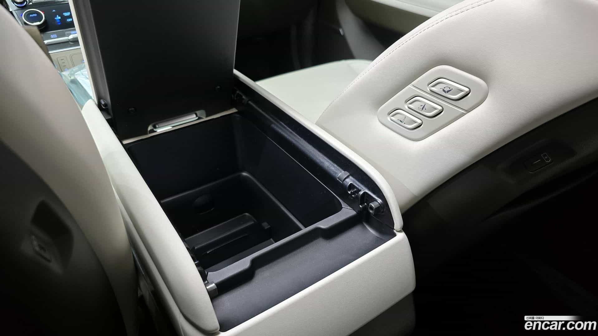 Santafe Hyundai 2024.2-OPTION-040