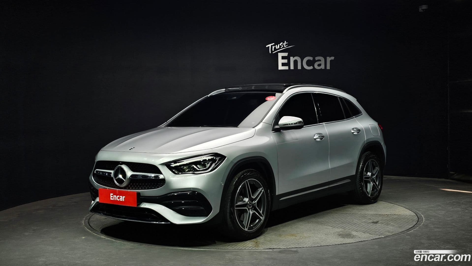 Main__Slider__Photo:GLA-Class Mercedes-Benz 2020.10-0