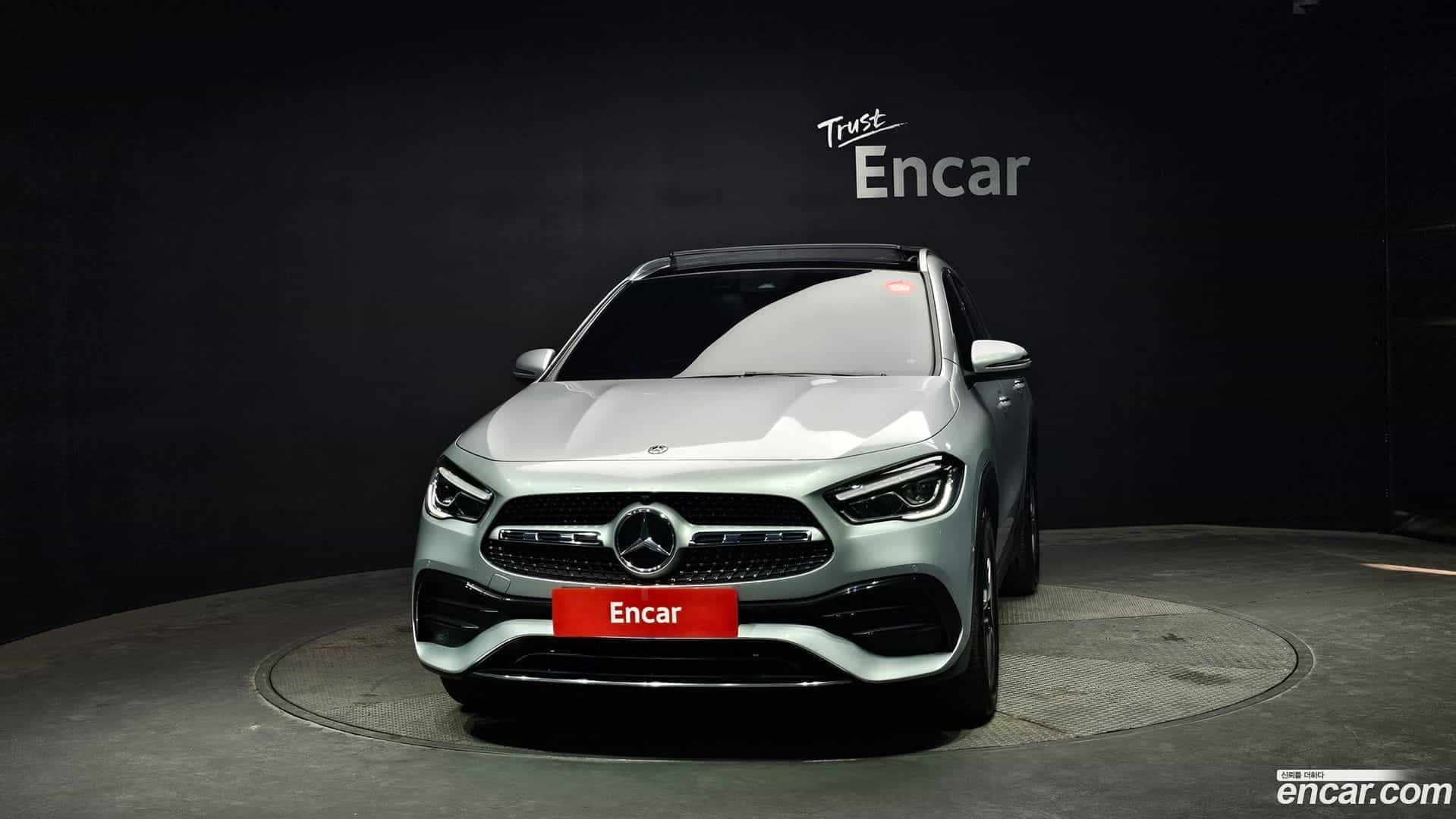 GLA-Class Mercedes-Benz 2020.10-OUTER-003