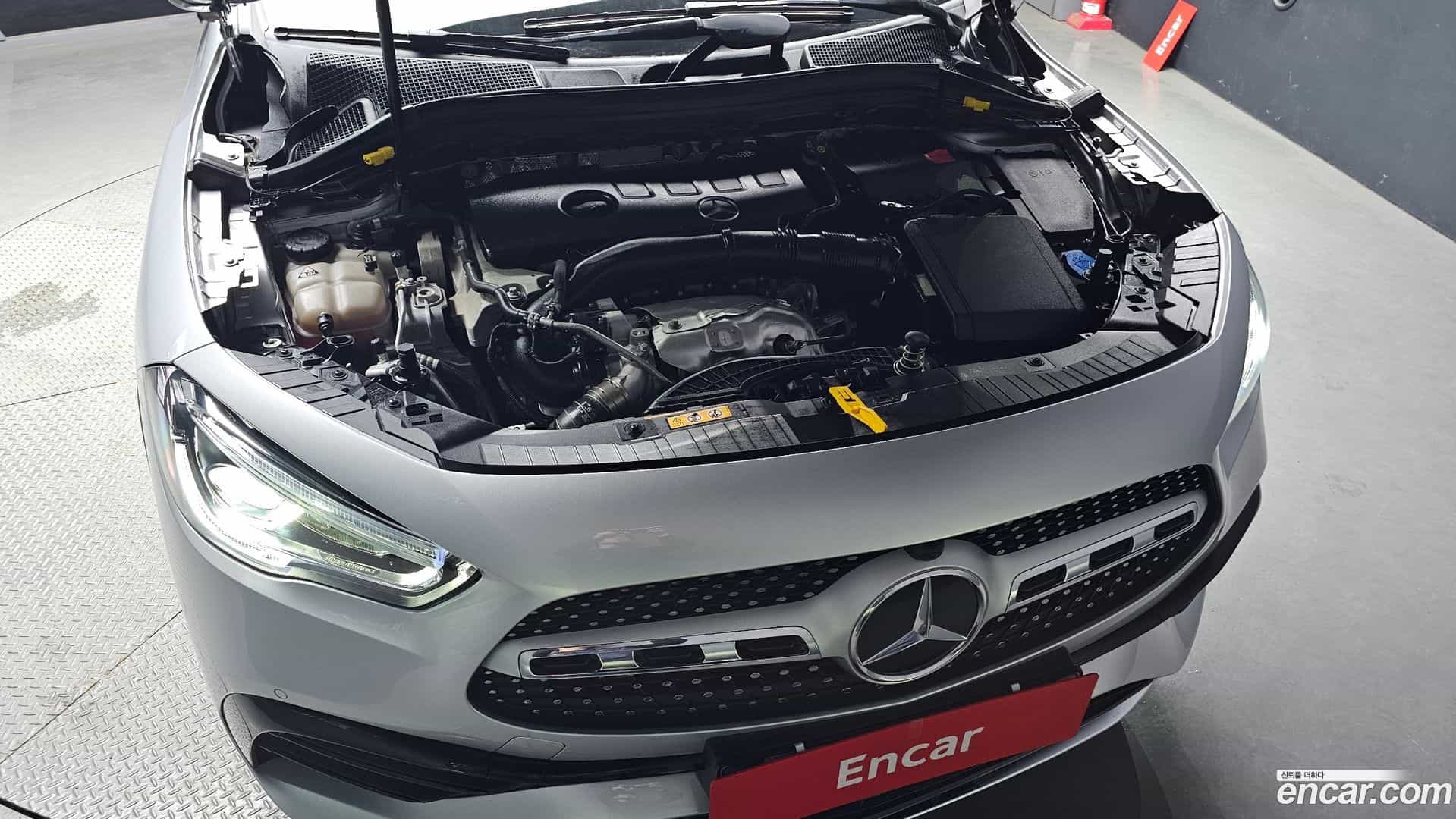 GLA-Class Mercedes-Benz 2020.10-OUTER-006