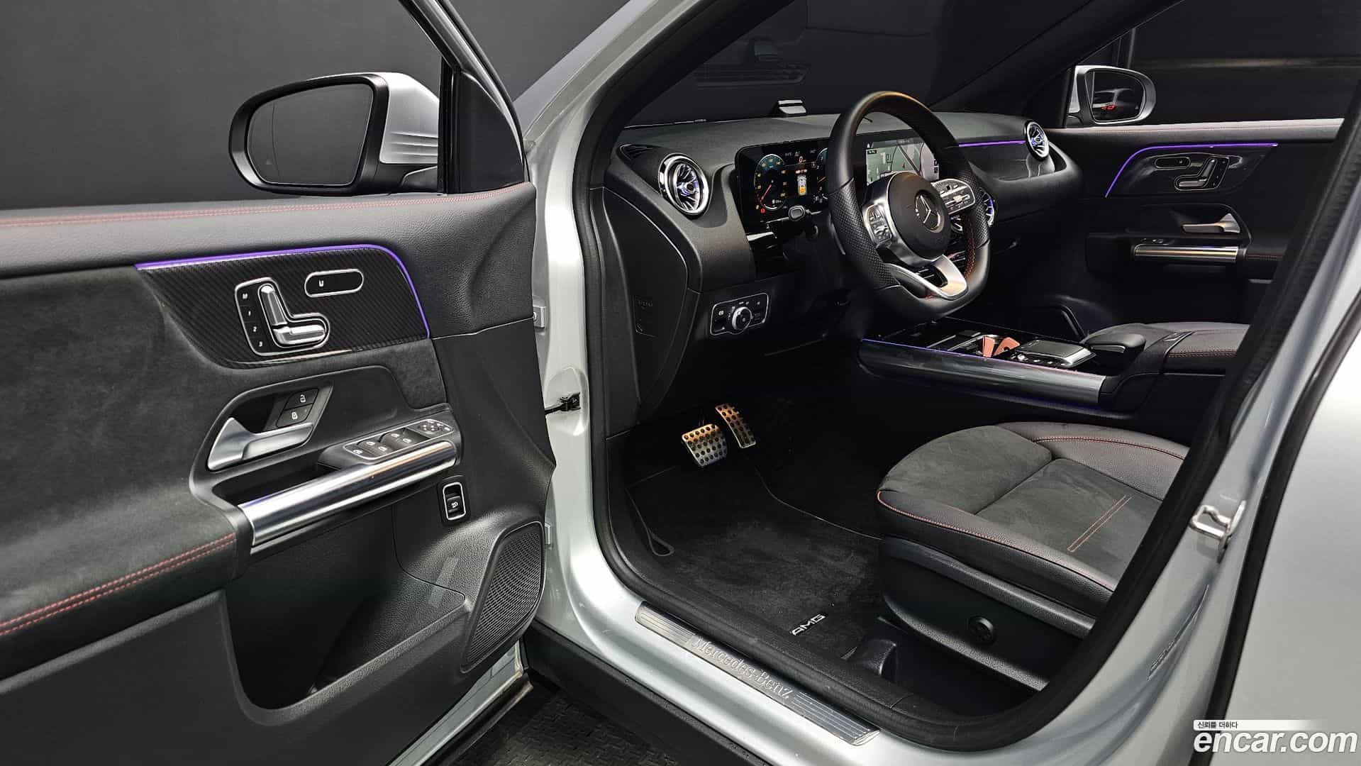 GLA-Class Mercedes-Benz 2020.10-OPTION-015