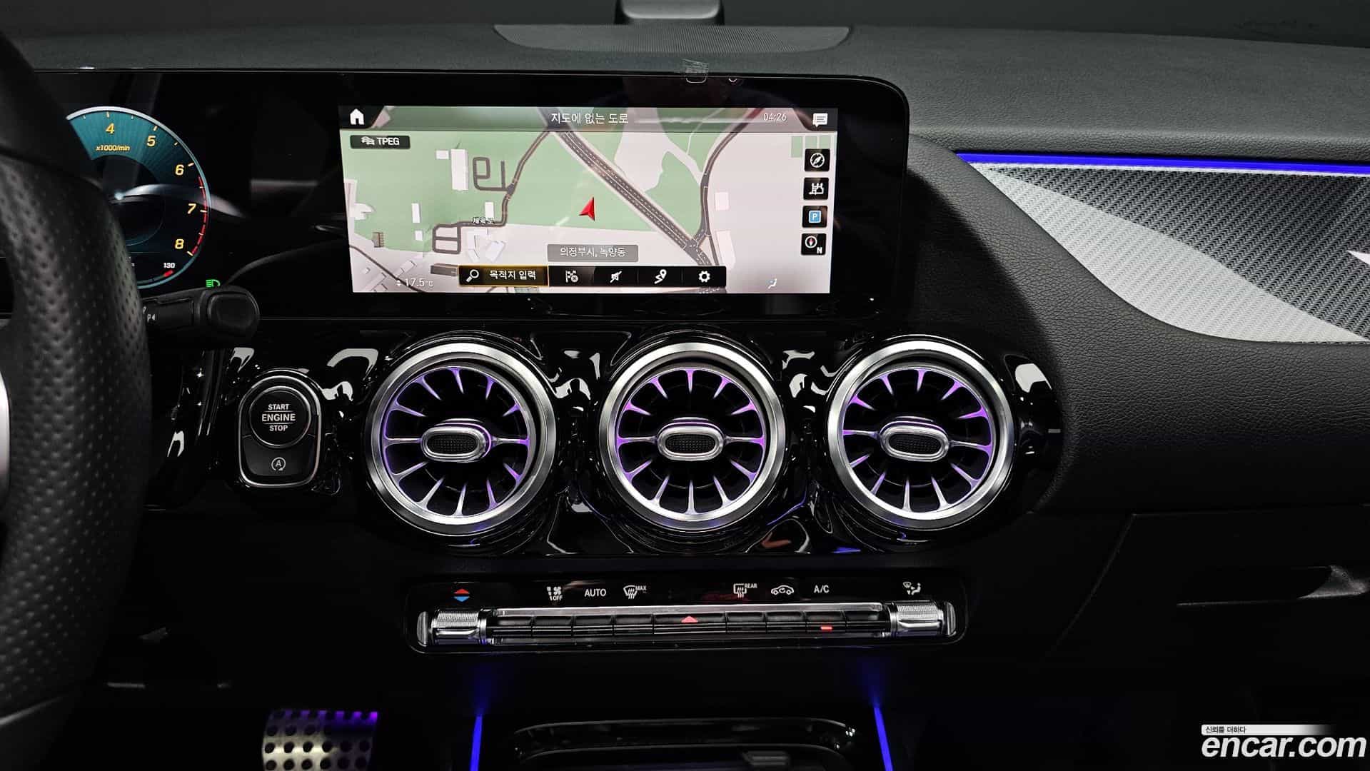 GLA-Class Mercedes-Benz 2020.10-OPTION-018